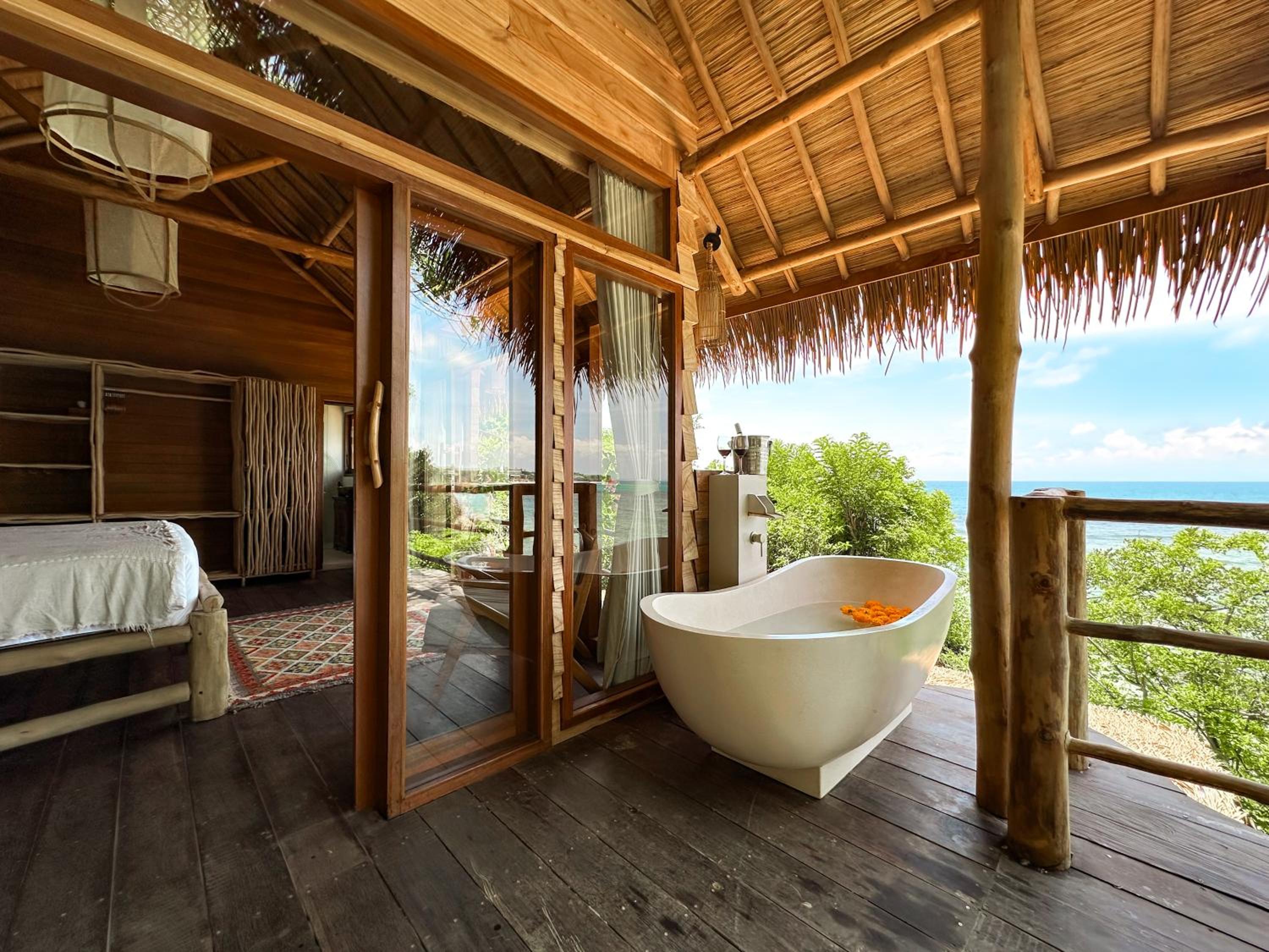 Suite with Sea View - Photo 21