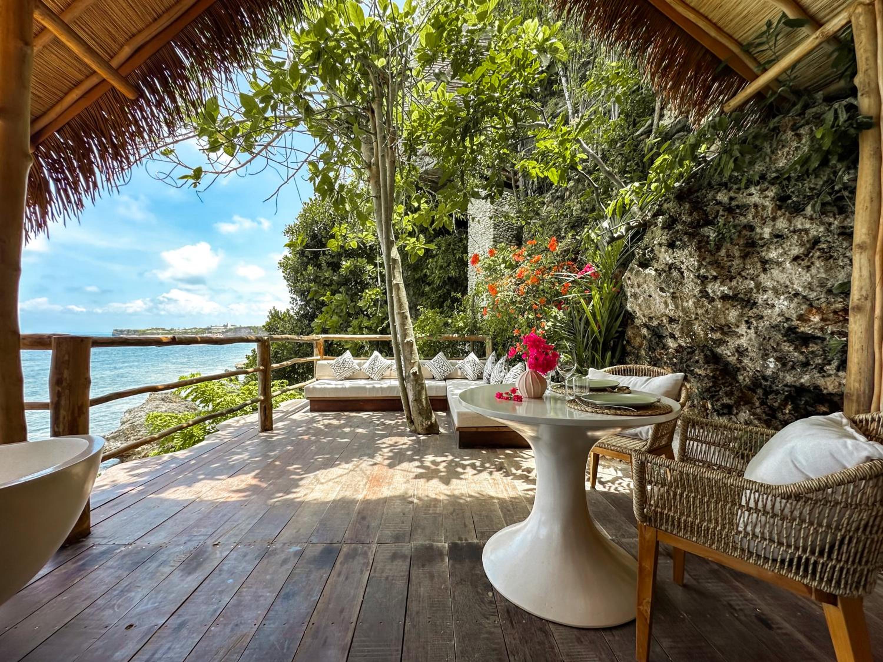 Suite with Sea View - Photo 20