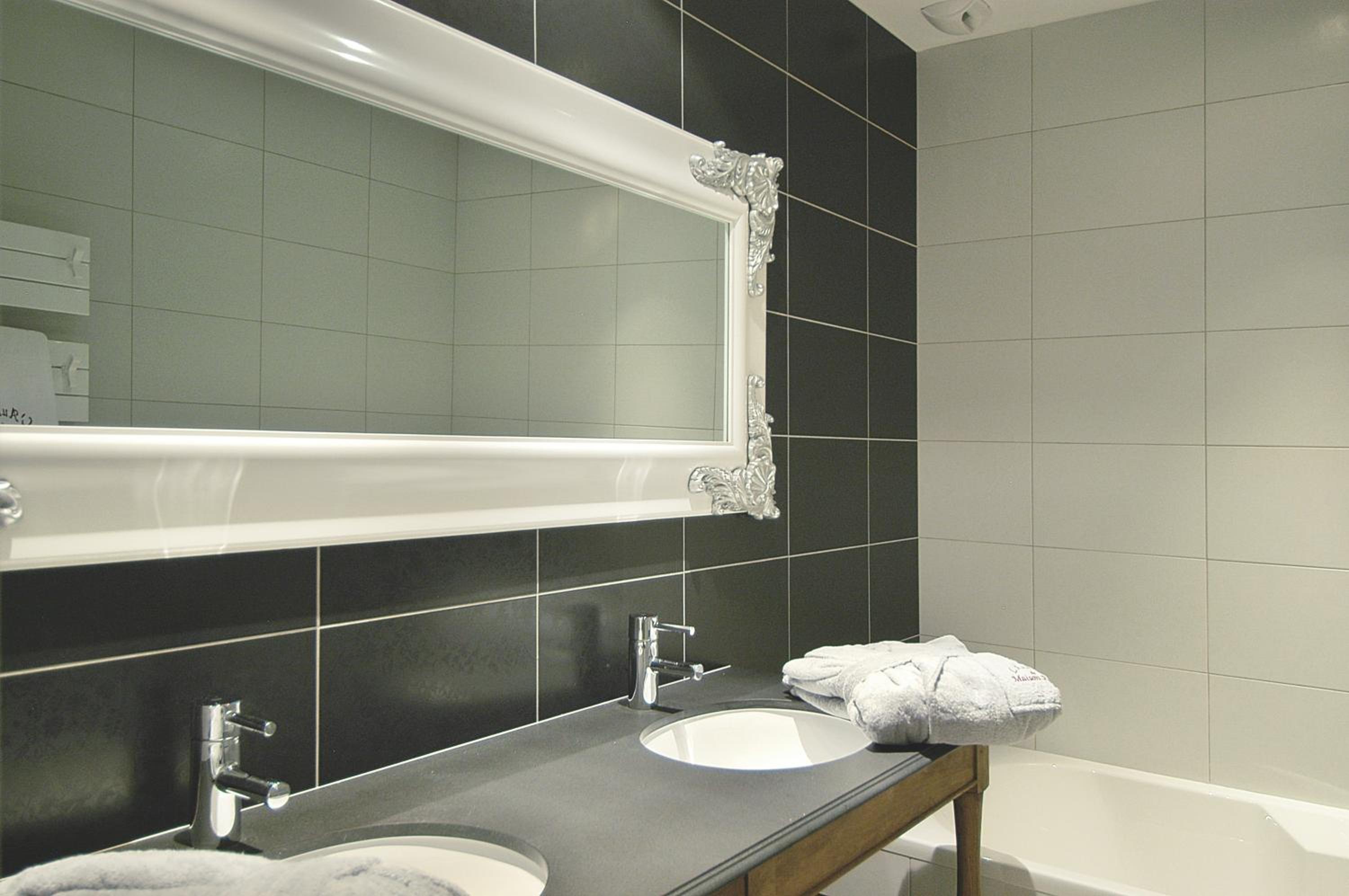 Deluxe Double Room - Photo 10