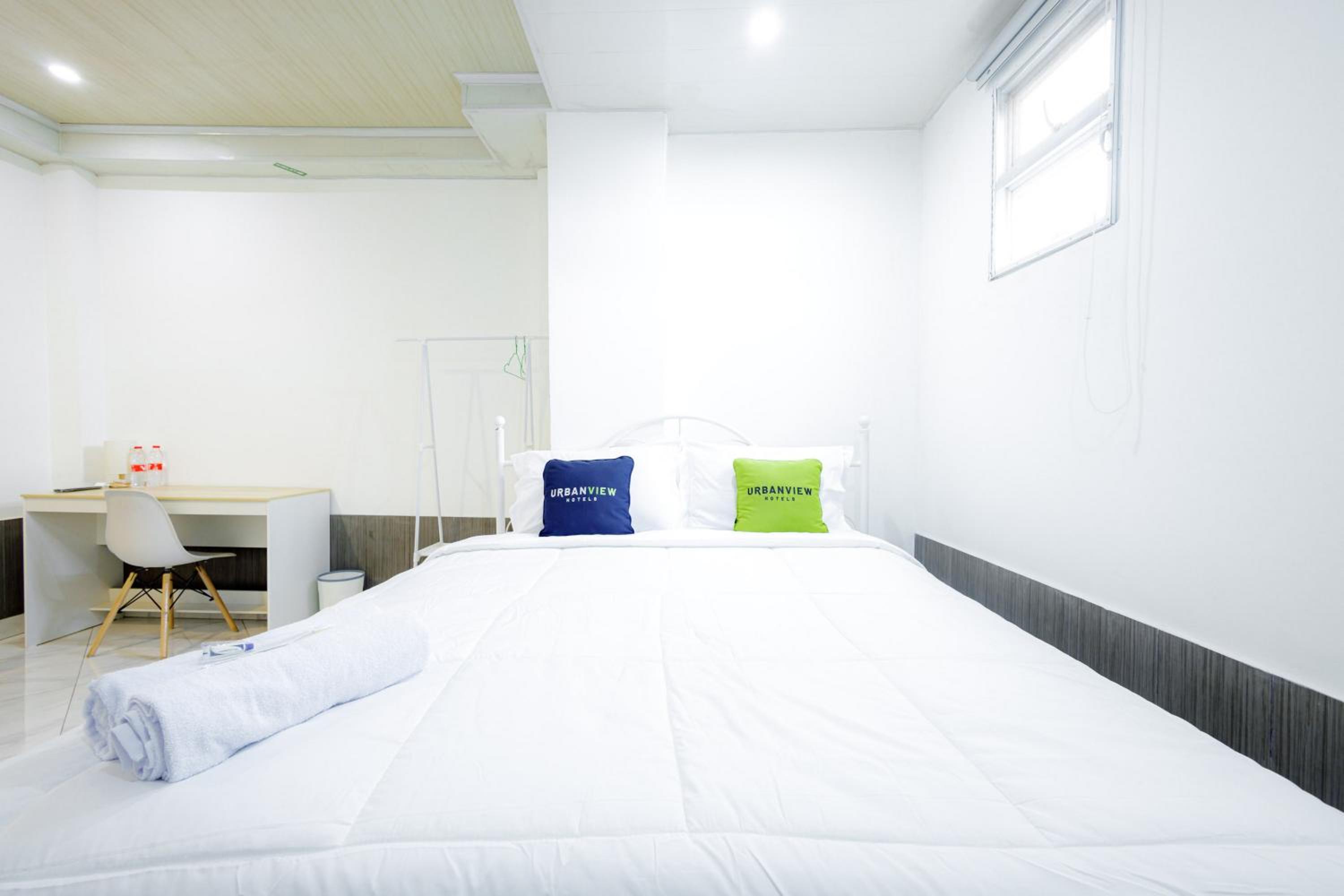 Deluxe Double Room - Photo 13