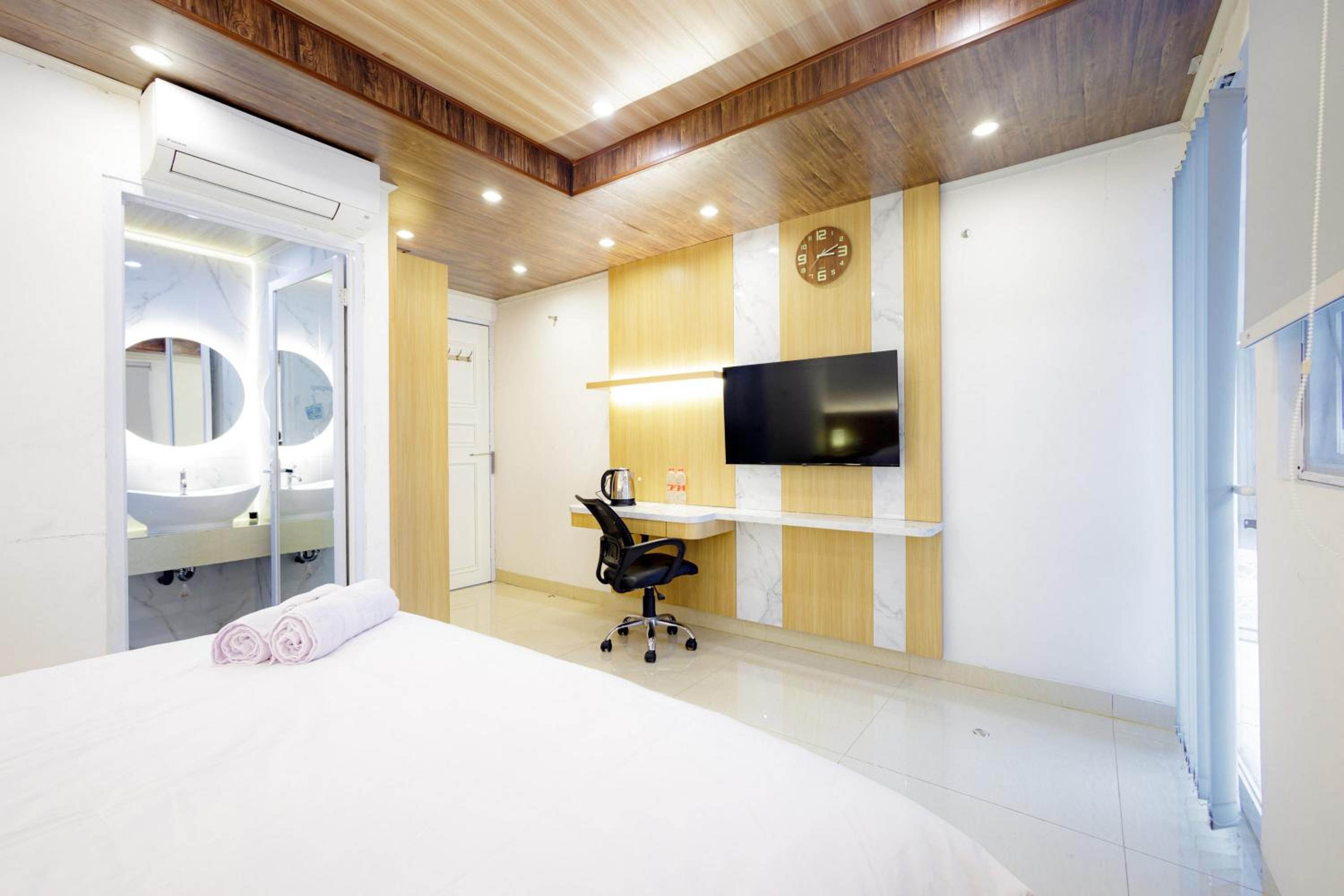 Deluxe Double Room - Photo 7