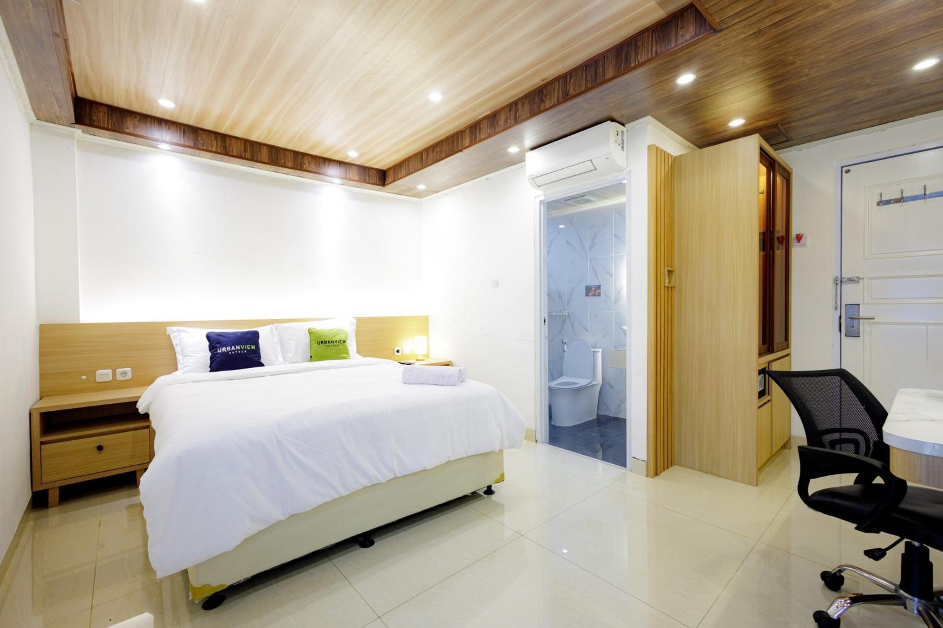 Deluxe Double Room - Photo 9