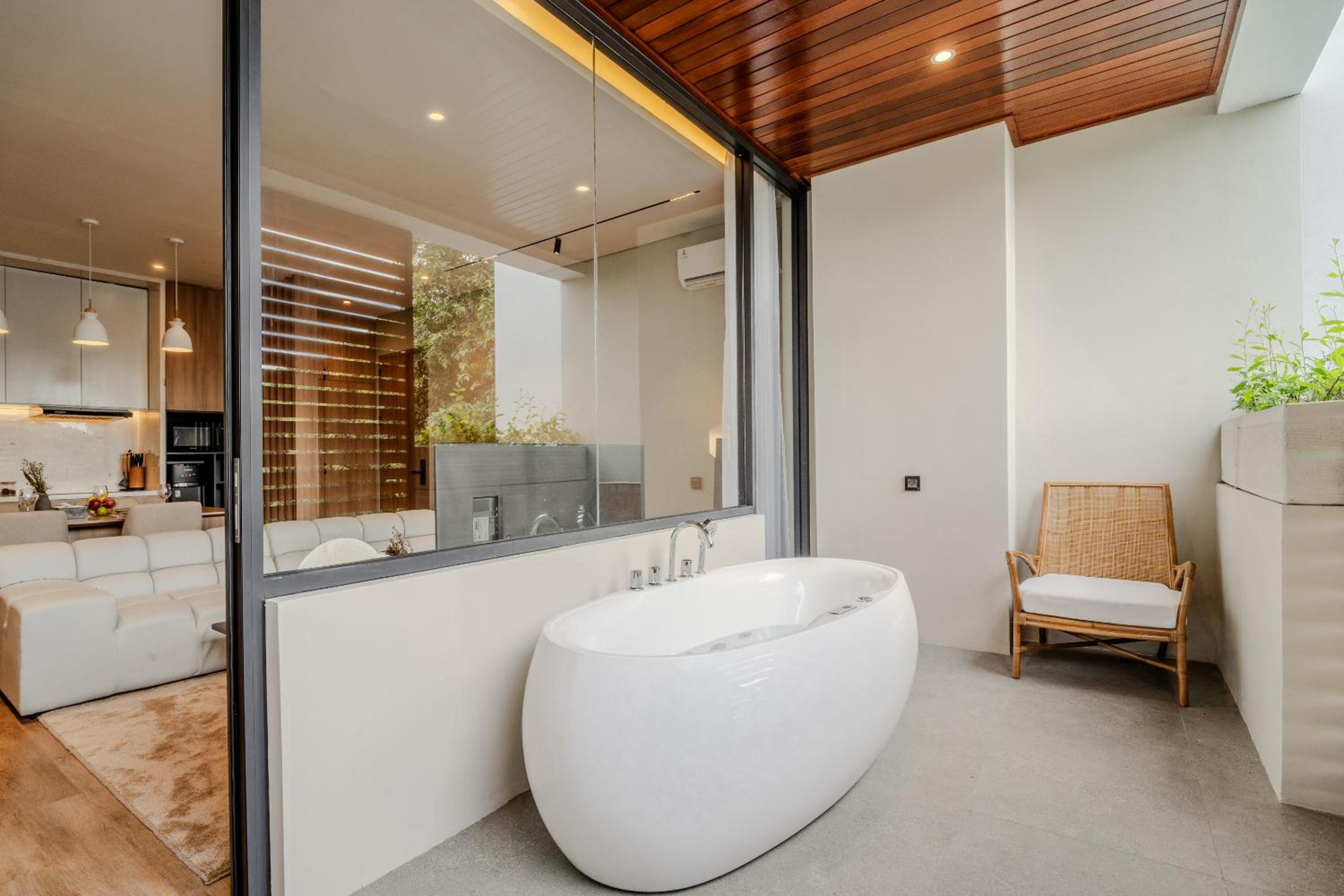 Two-bedroom Apartment 2 with Tub - Photo 12