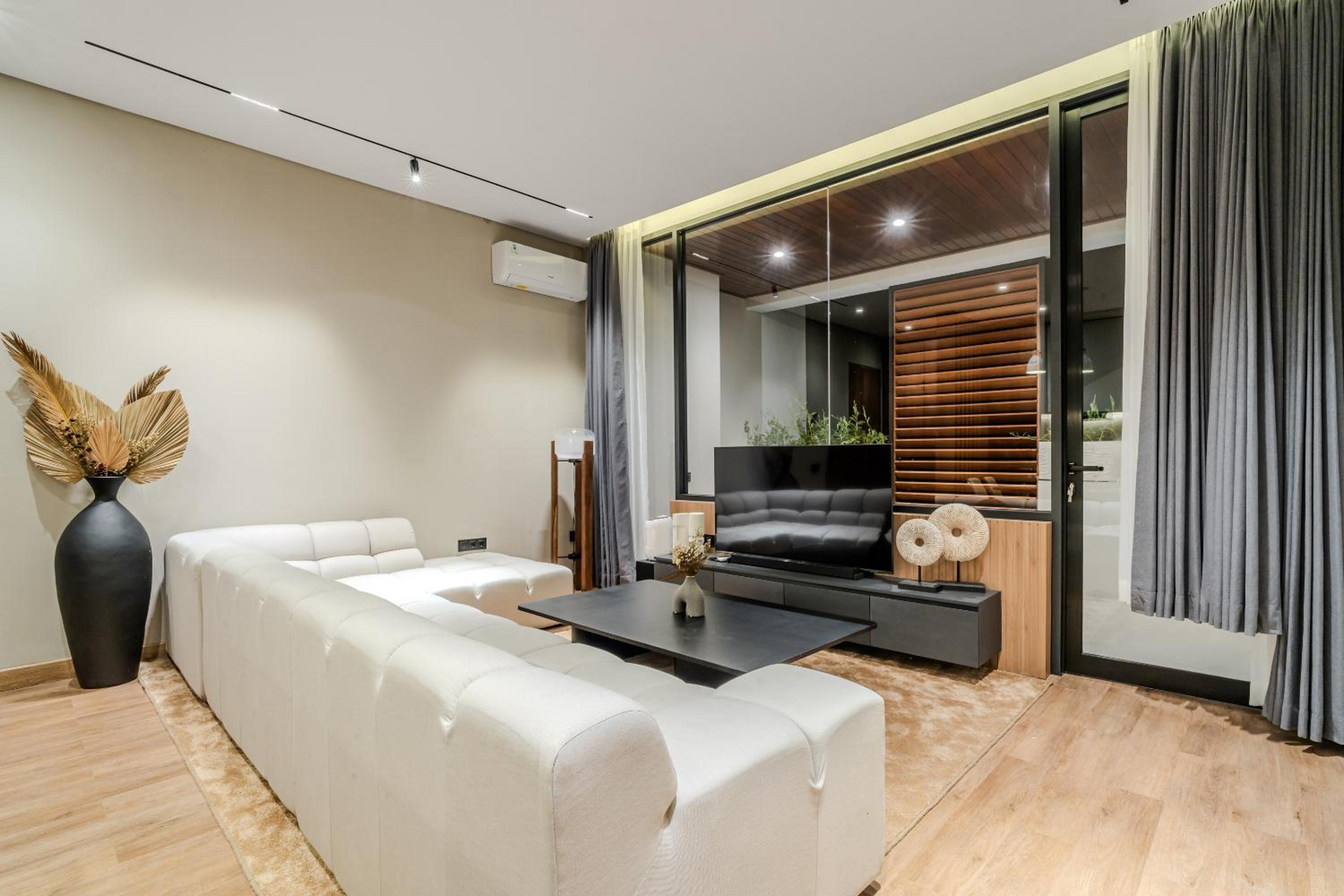 Two-bedroom Apartment 2 with Tub - Photo 19