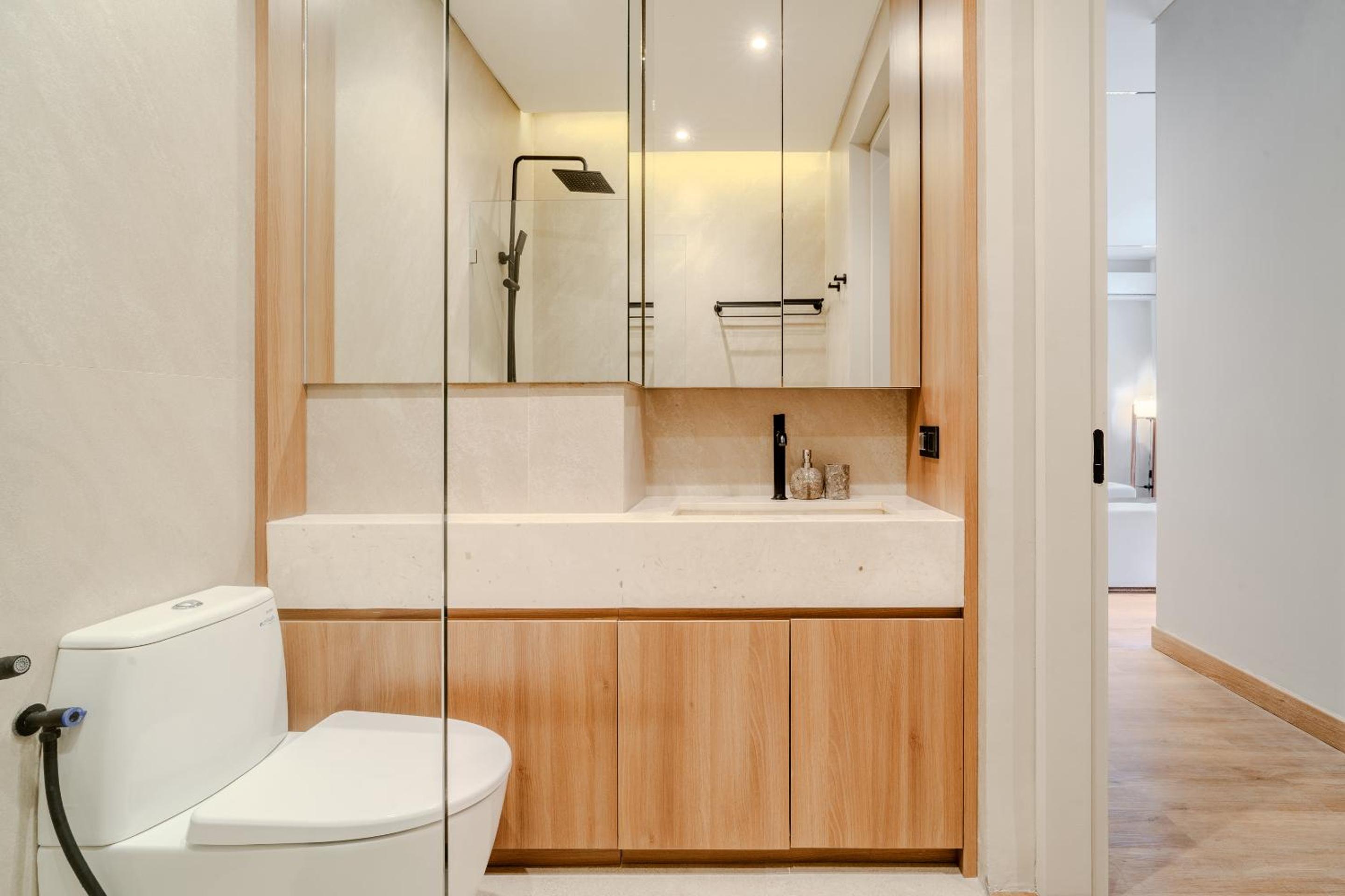 Two-bedroom Apartment 2 with Tub - Photo 8