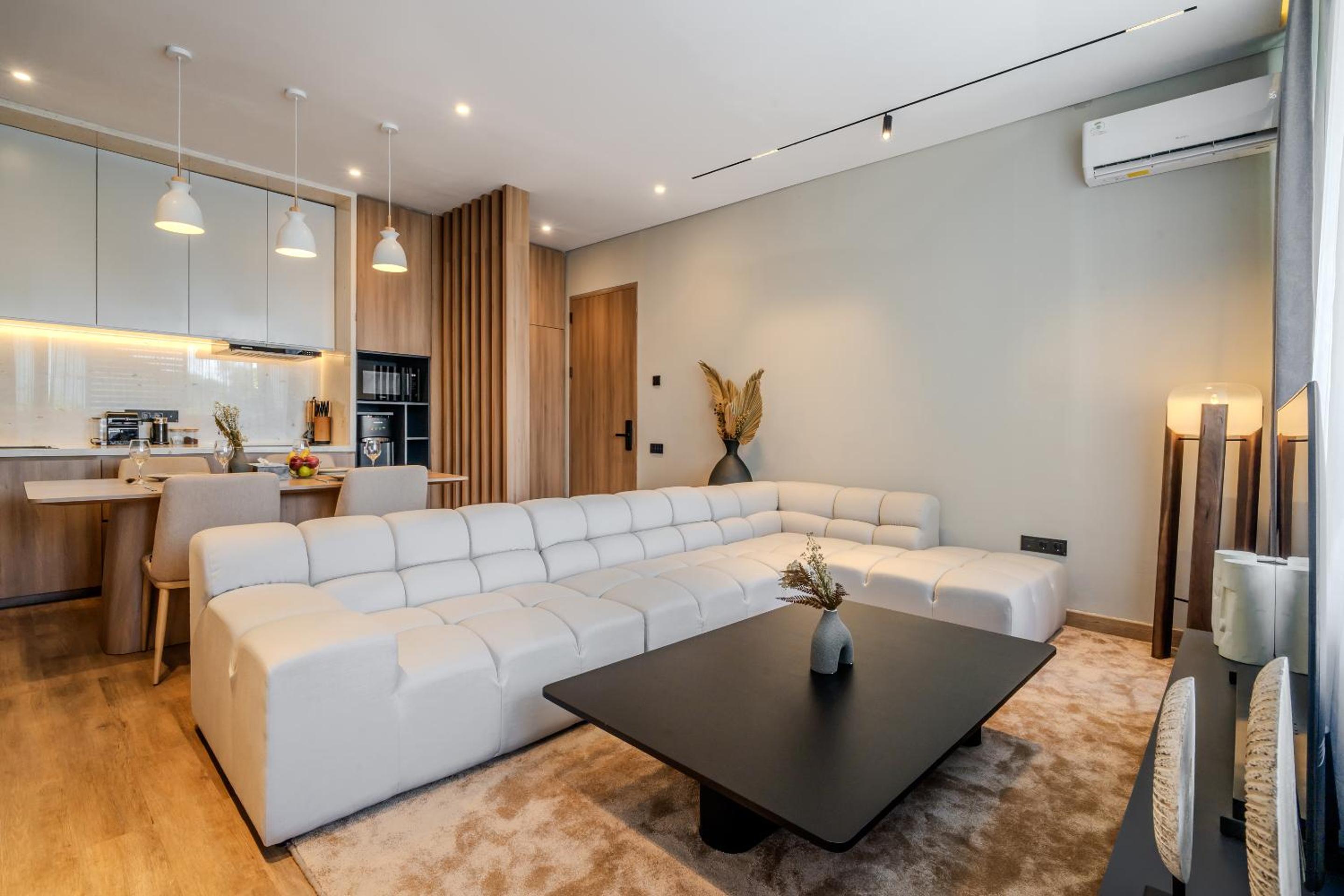 Two-bedroom Apartment 2 with Tub - Photo 1