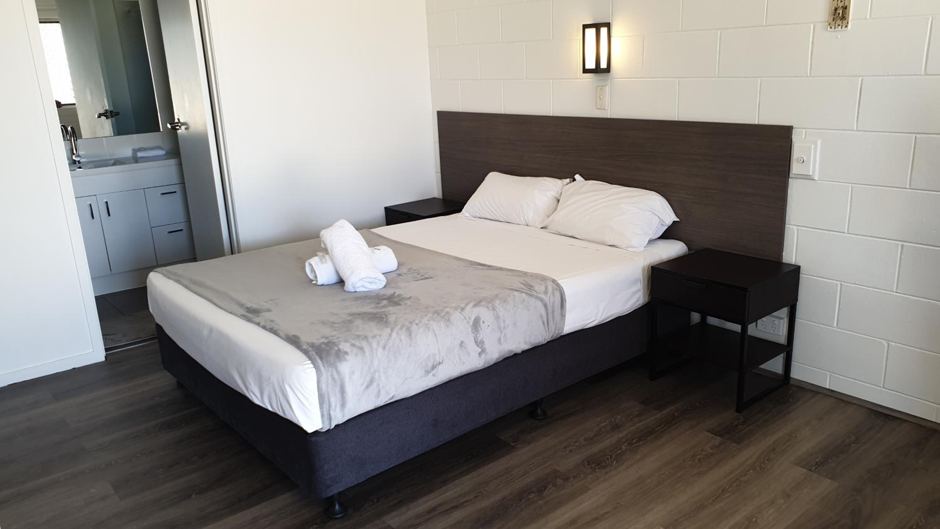 Deluxe King Room photo 1