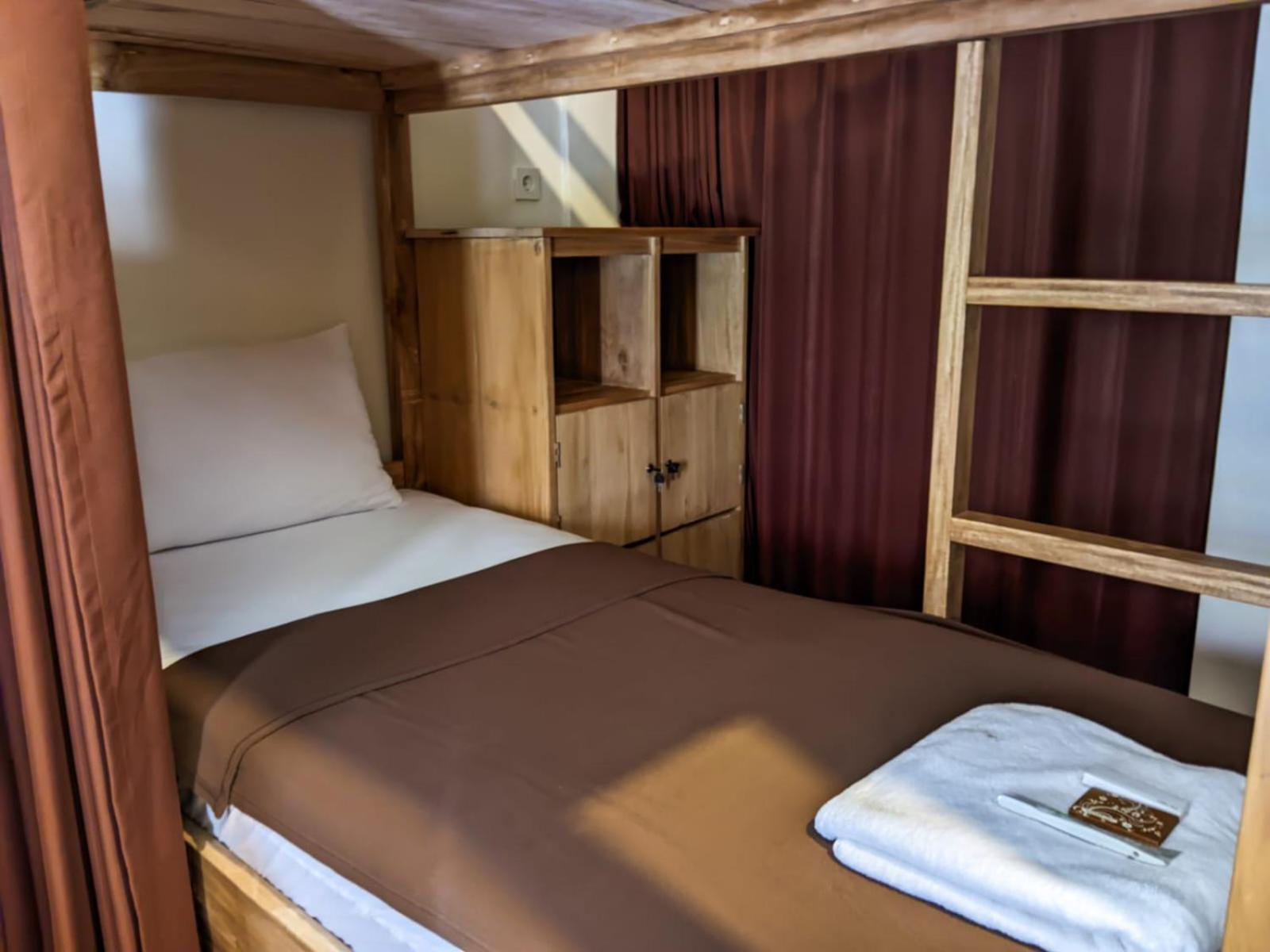 Mixed Dormitory Room