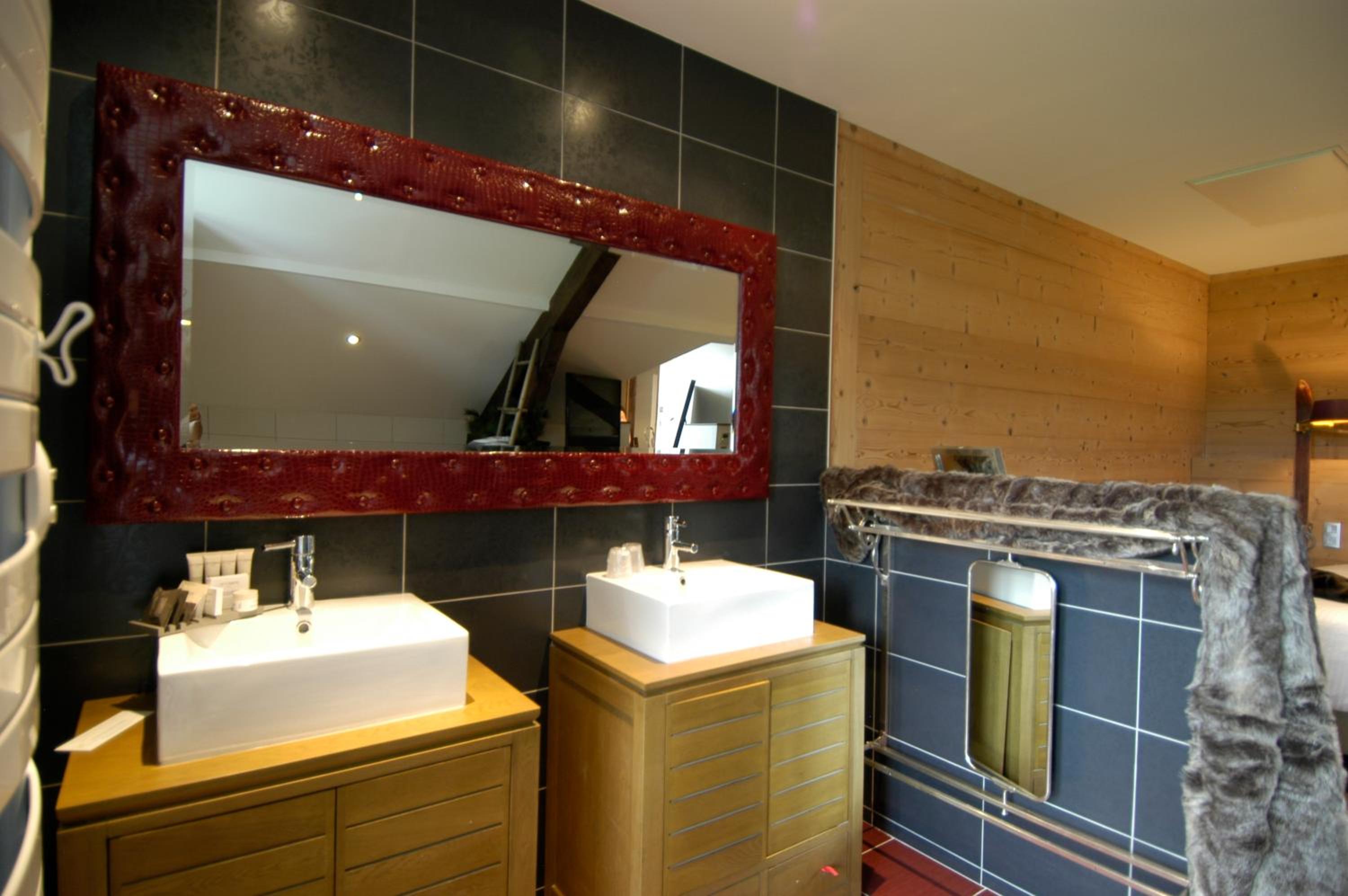 Superior Suite - Photo 4
