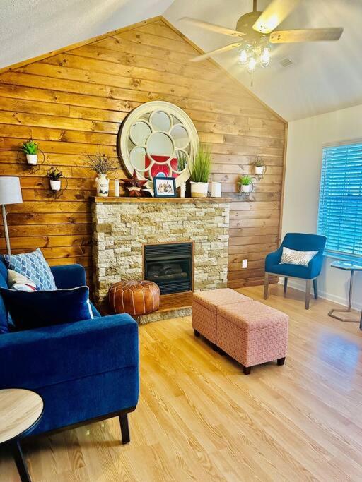 Three-Bedroom House photo 3