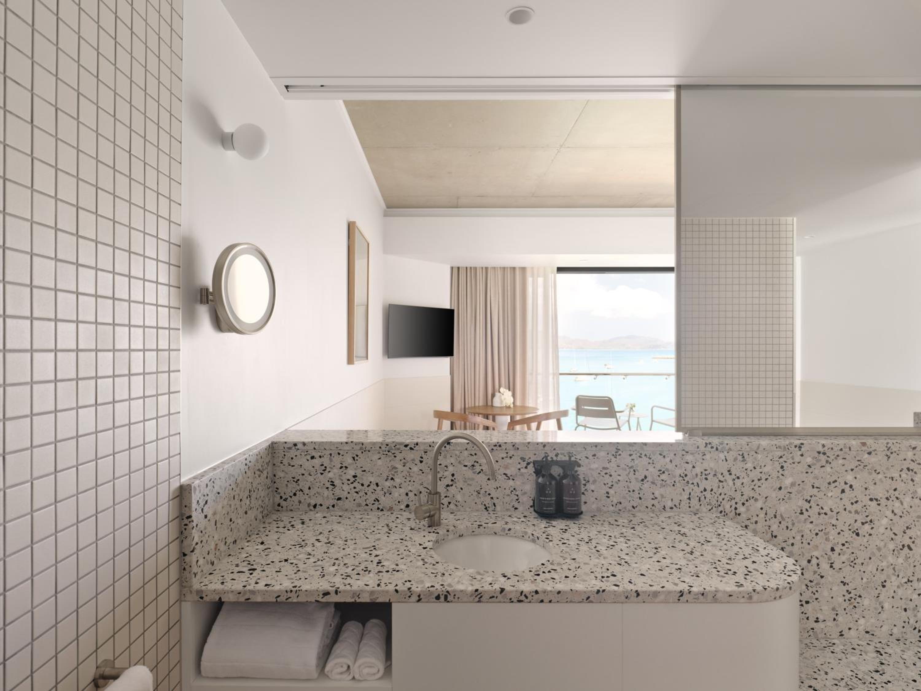Ocean King or Twin Room photo 2
