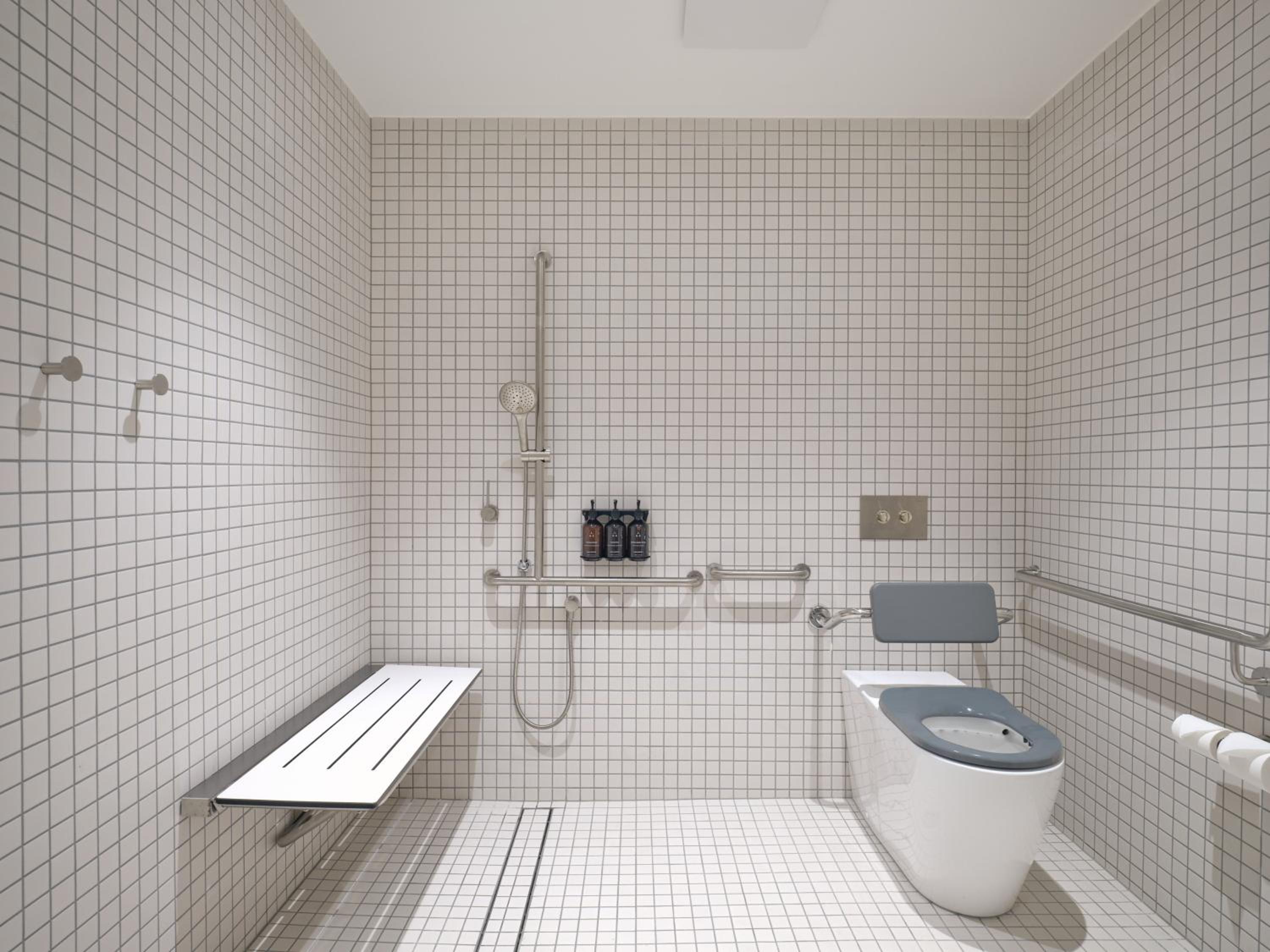 Ocean Corner Accessible Suite photo 2