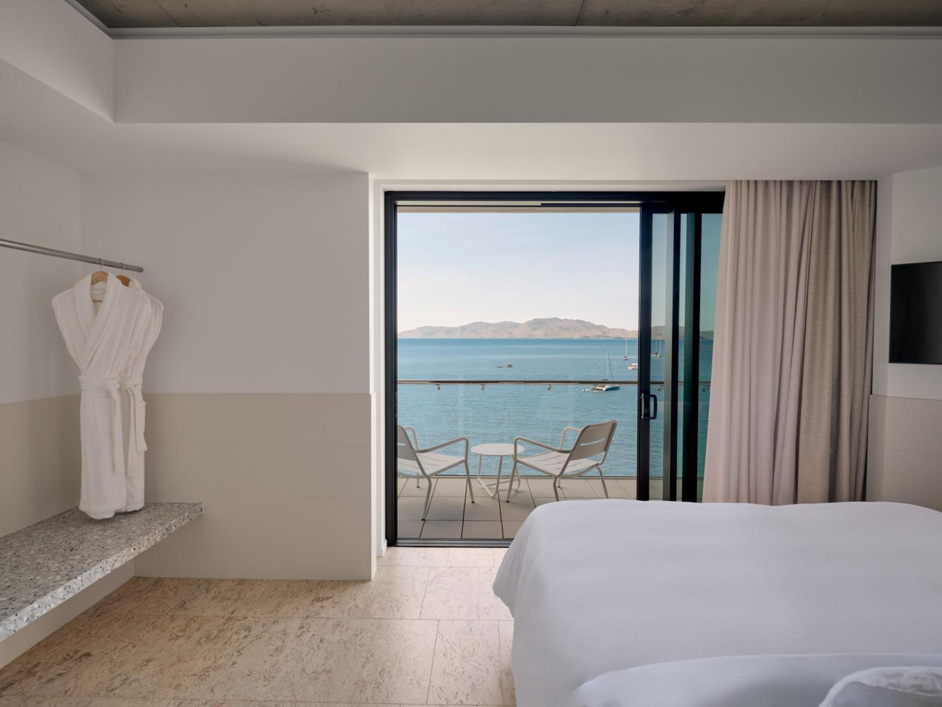 Ocean Corner Suite photo 3