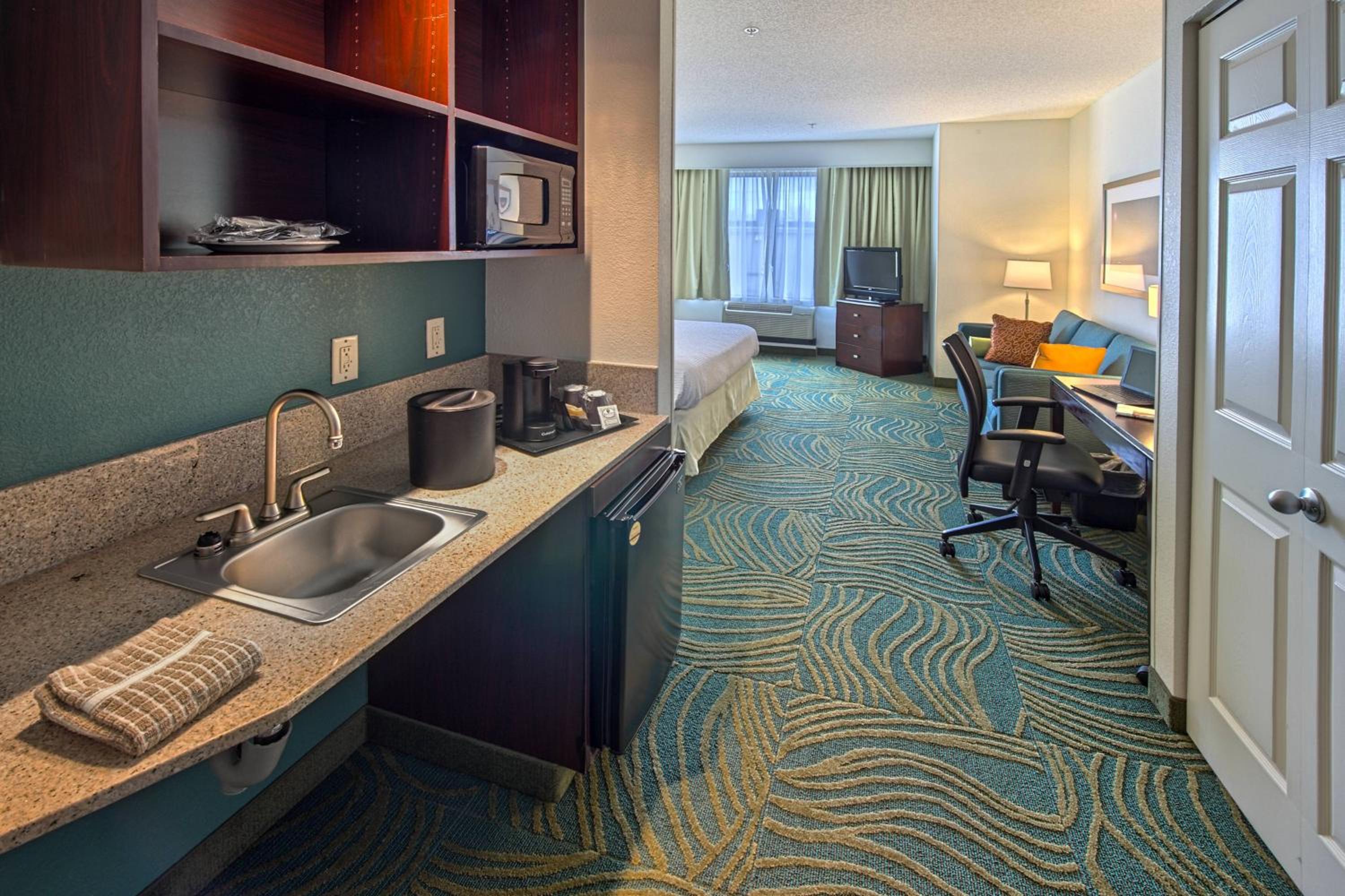 King Suite - Photo 2