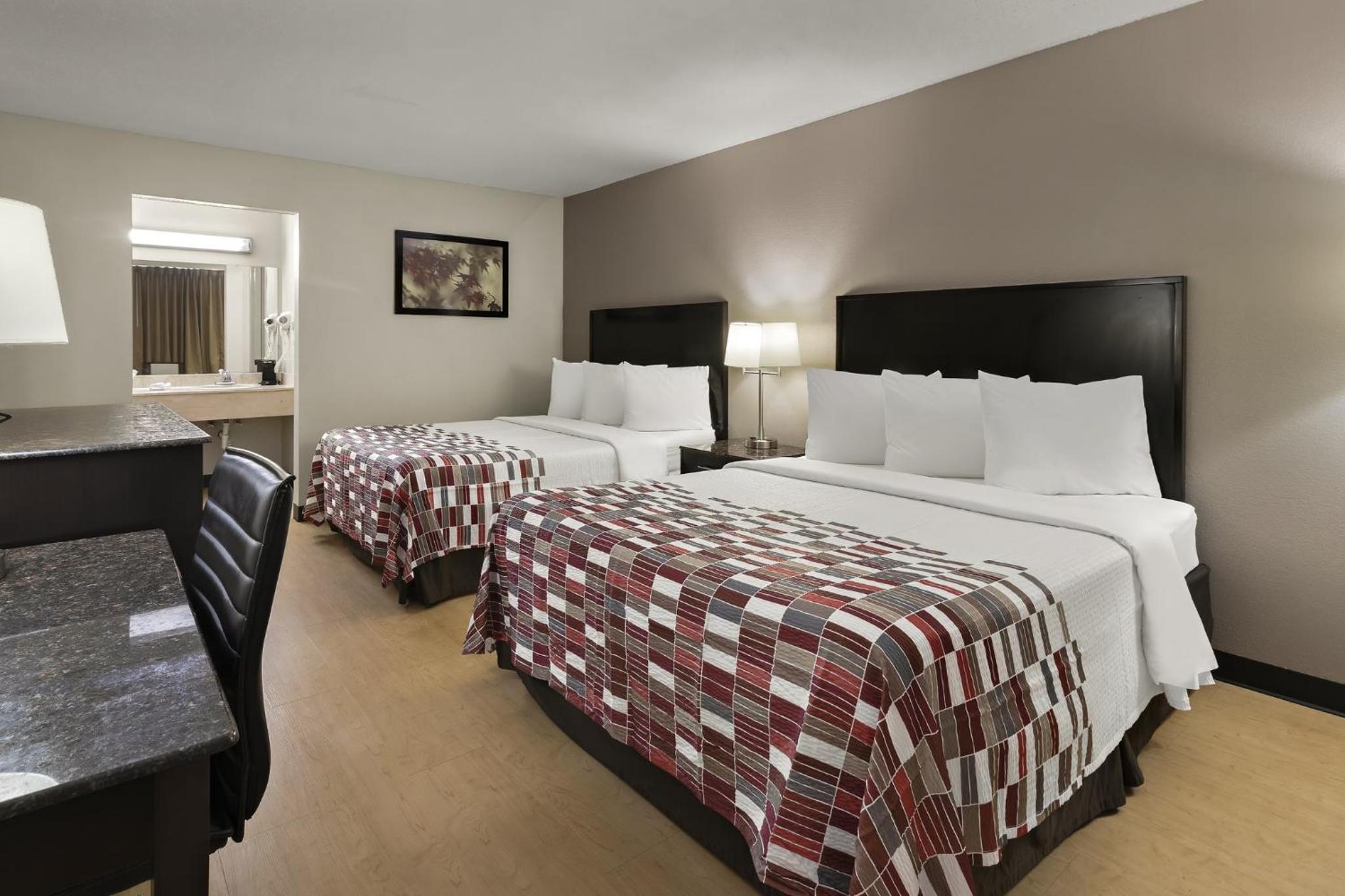 Deluxe Room with Two Queen Beds Non-Smoking - Photo 8