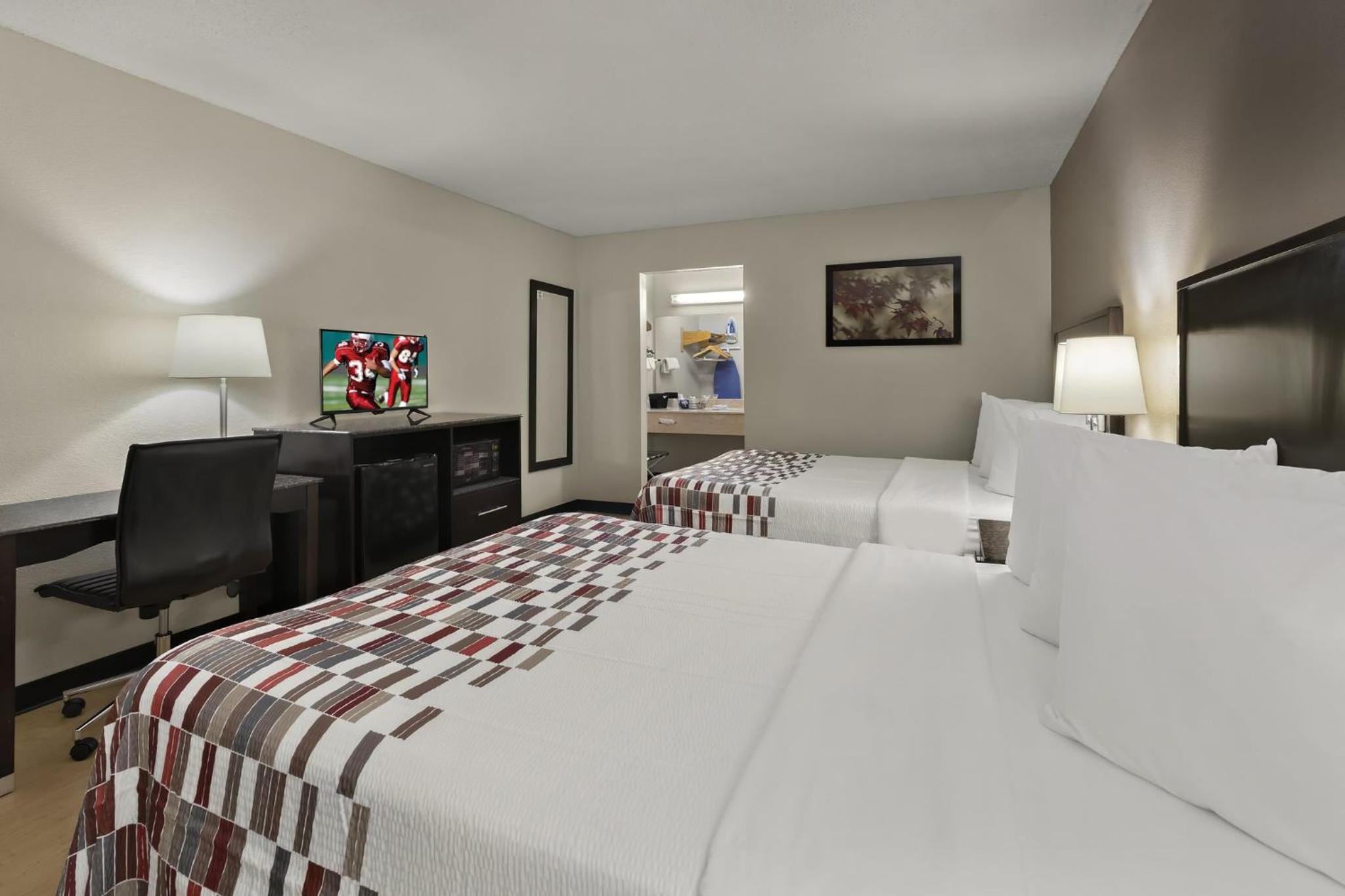 Deluxe Room with Two Queen Beds Non-Smoking - Photo 6