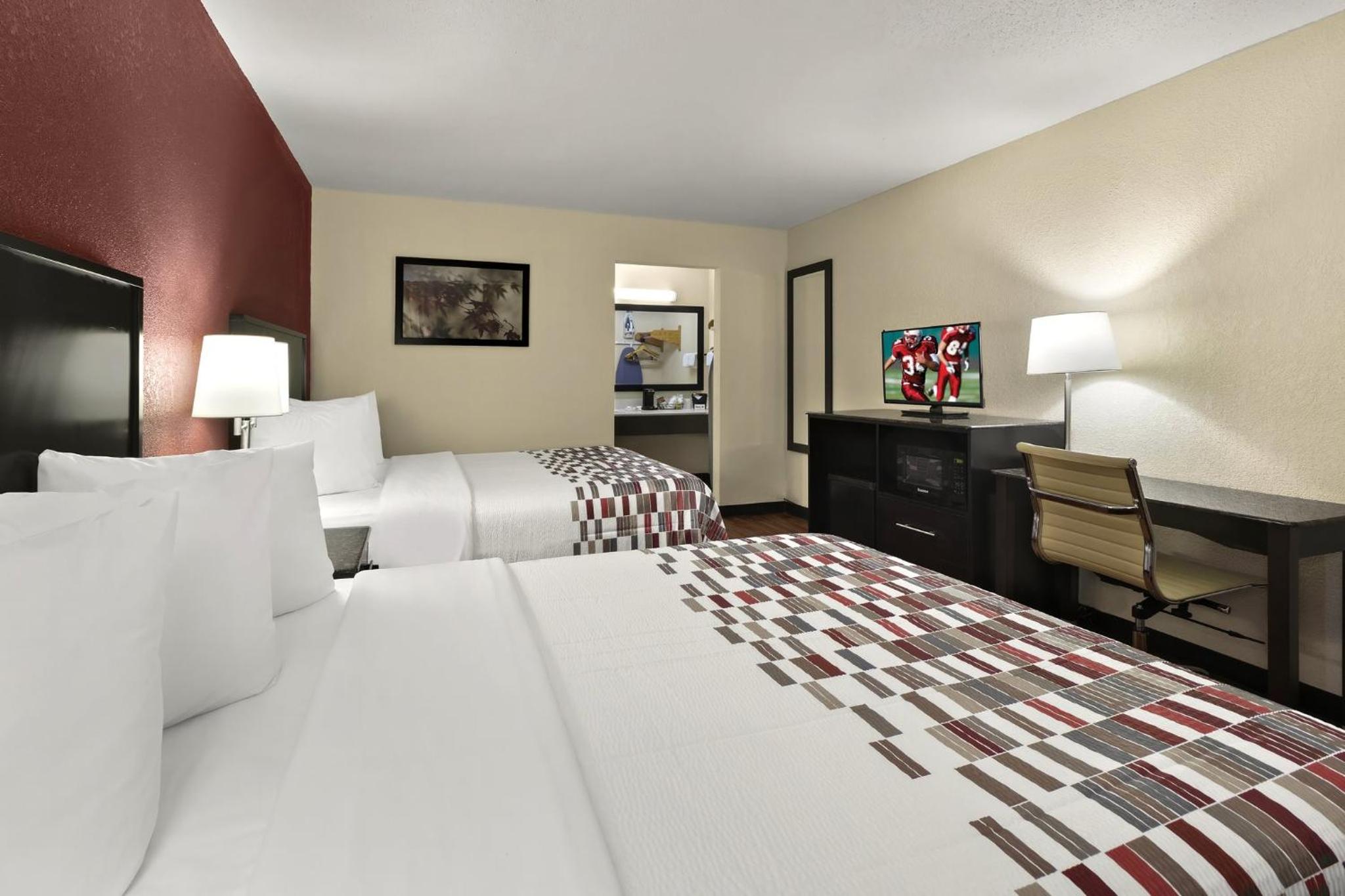 Deluxe Room with Two Queen Beds Non-Smoking - Photo 4