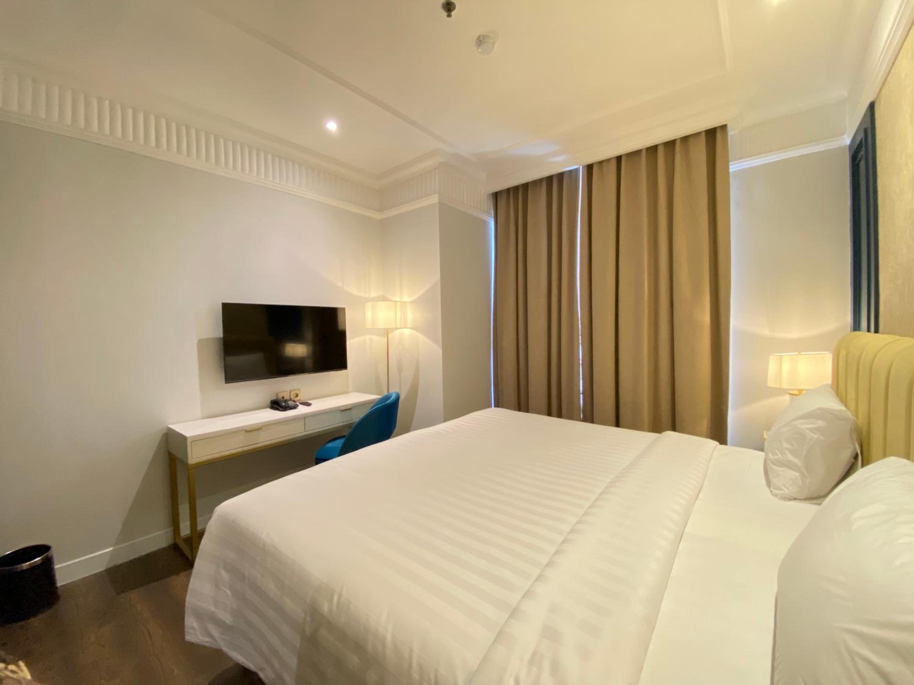 Superior King Room - Photo 9