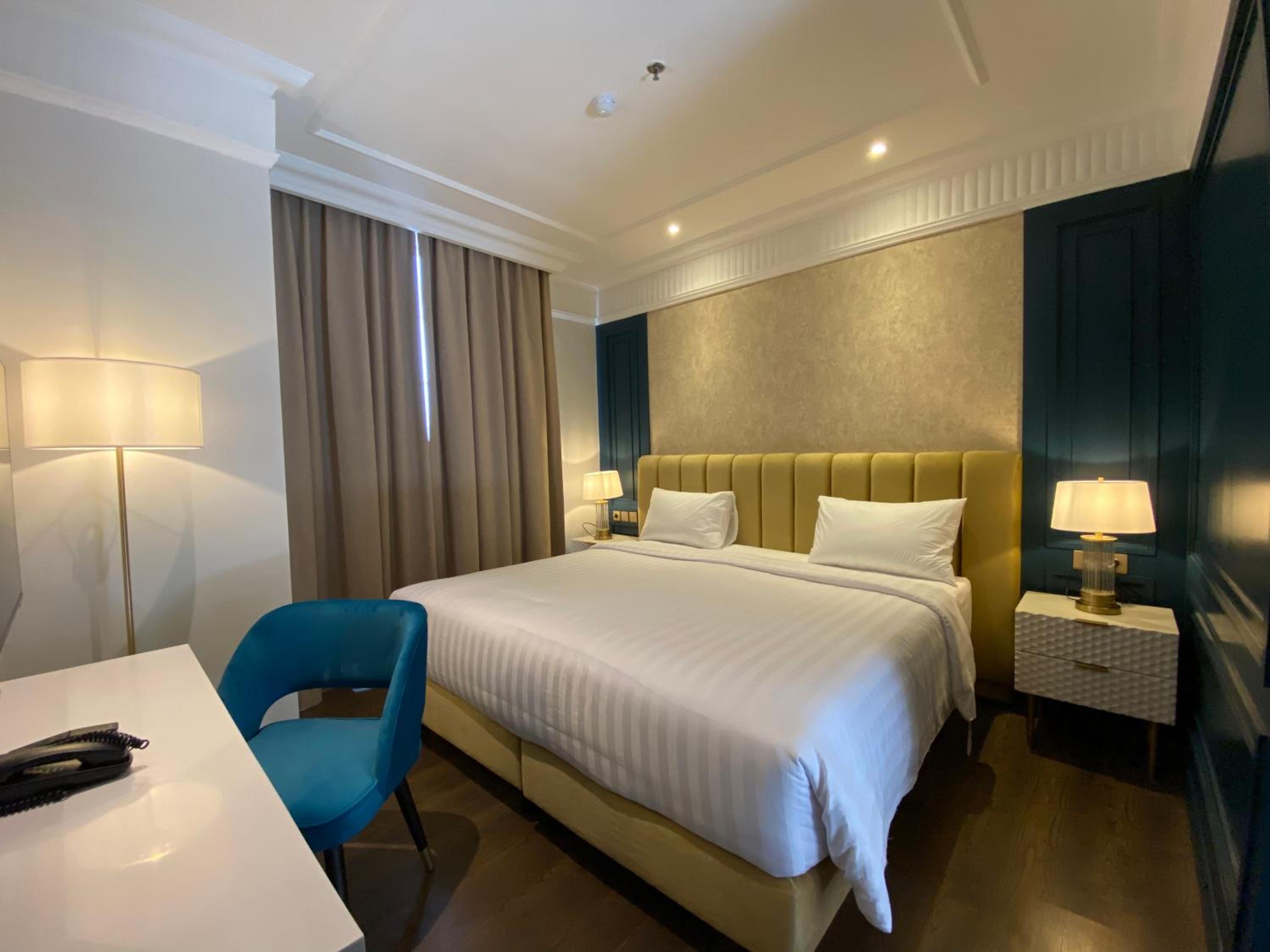 Superior King Room - Photo 8