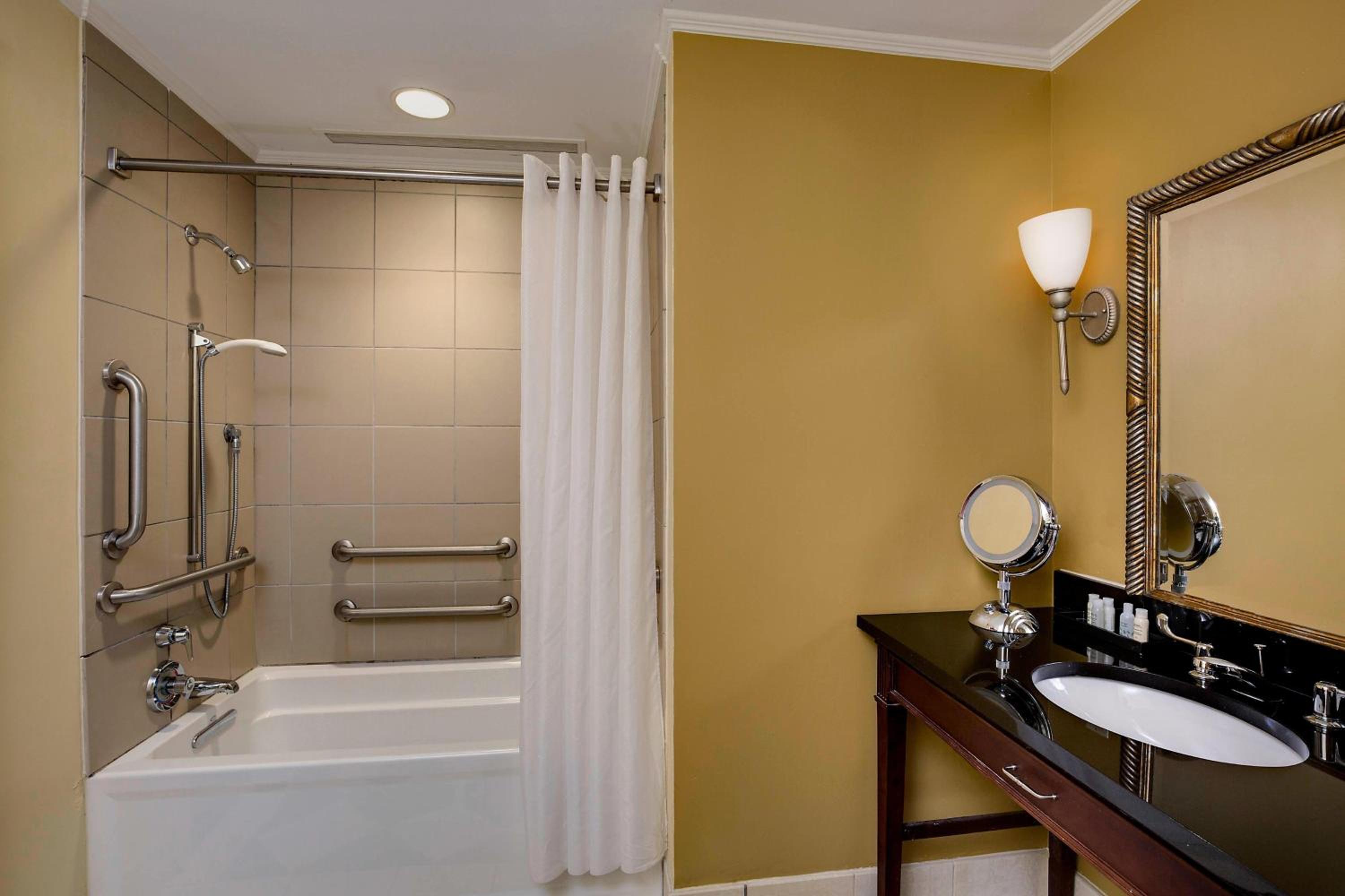 King Guest Room - Photo 3