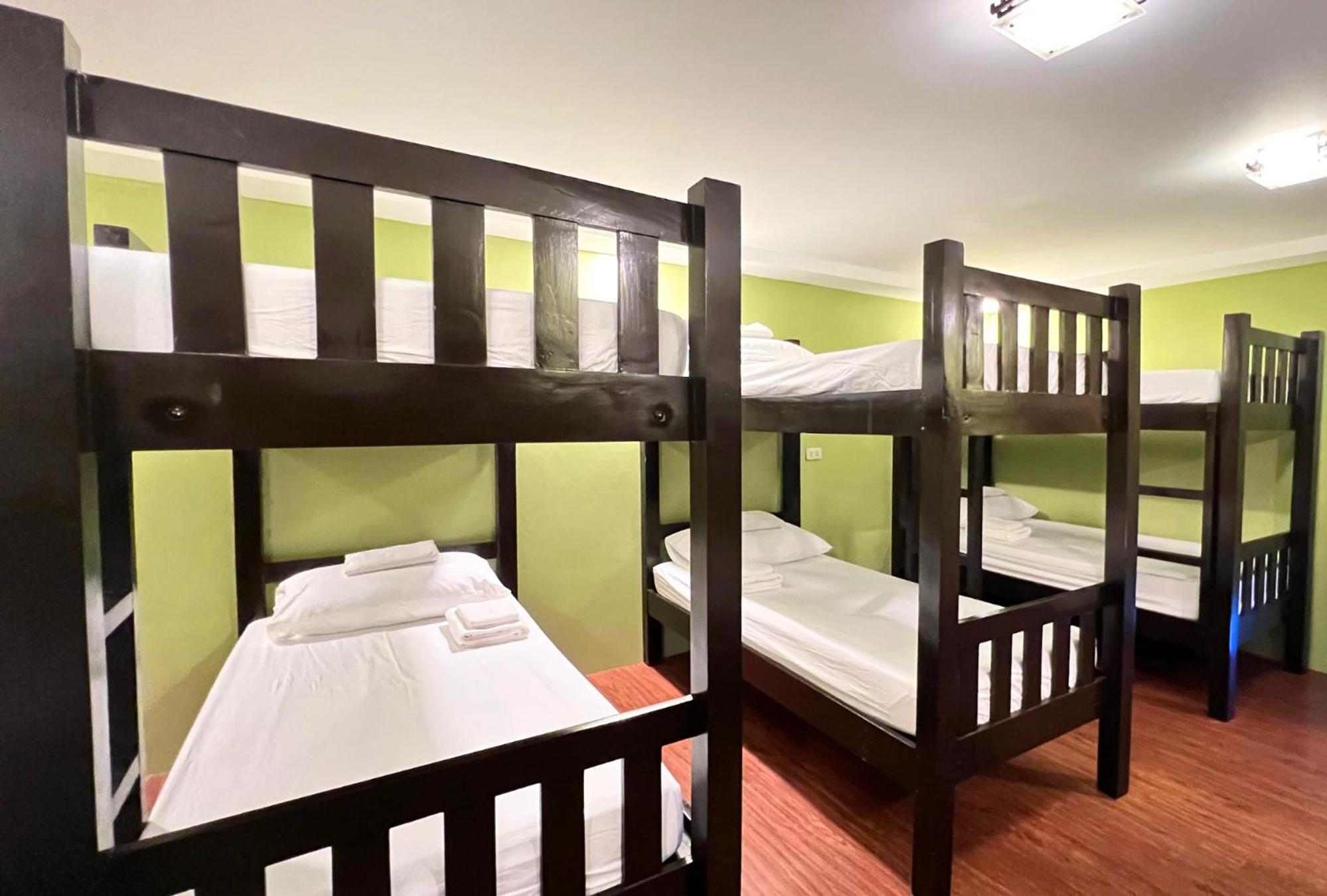 10-Bed Mixed Dormitory Room