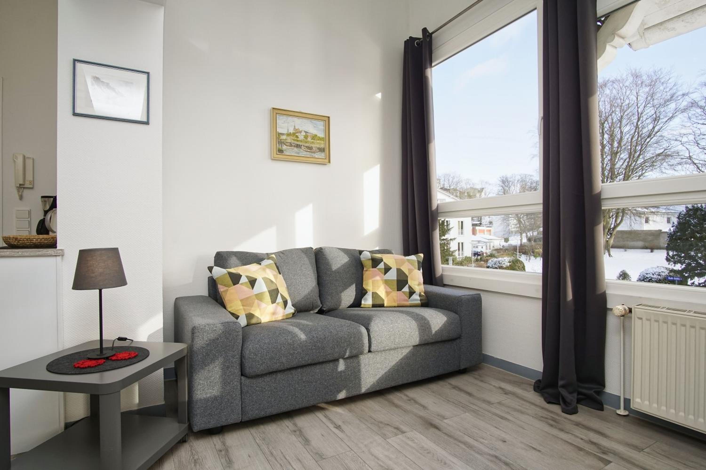 One-Bedroom Apartment photo 3