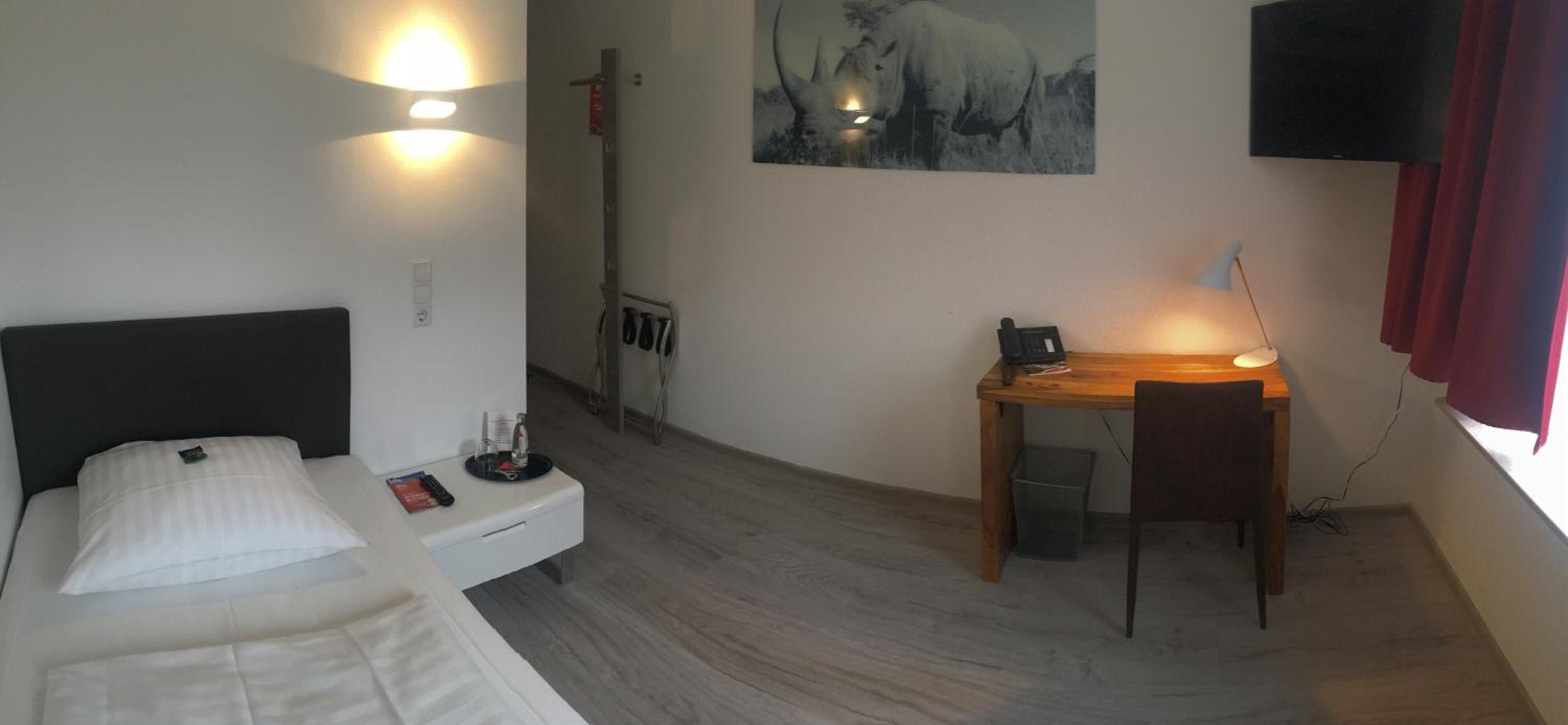 Single Room photo 2