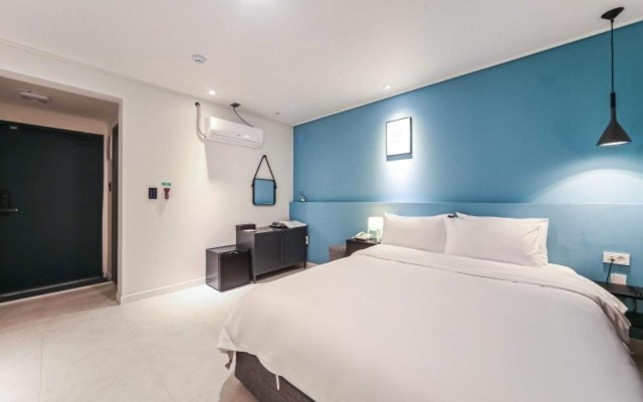 Standard Double Room With Ramen Section