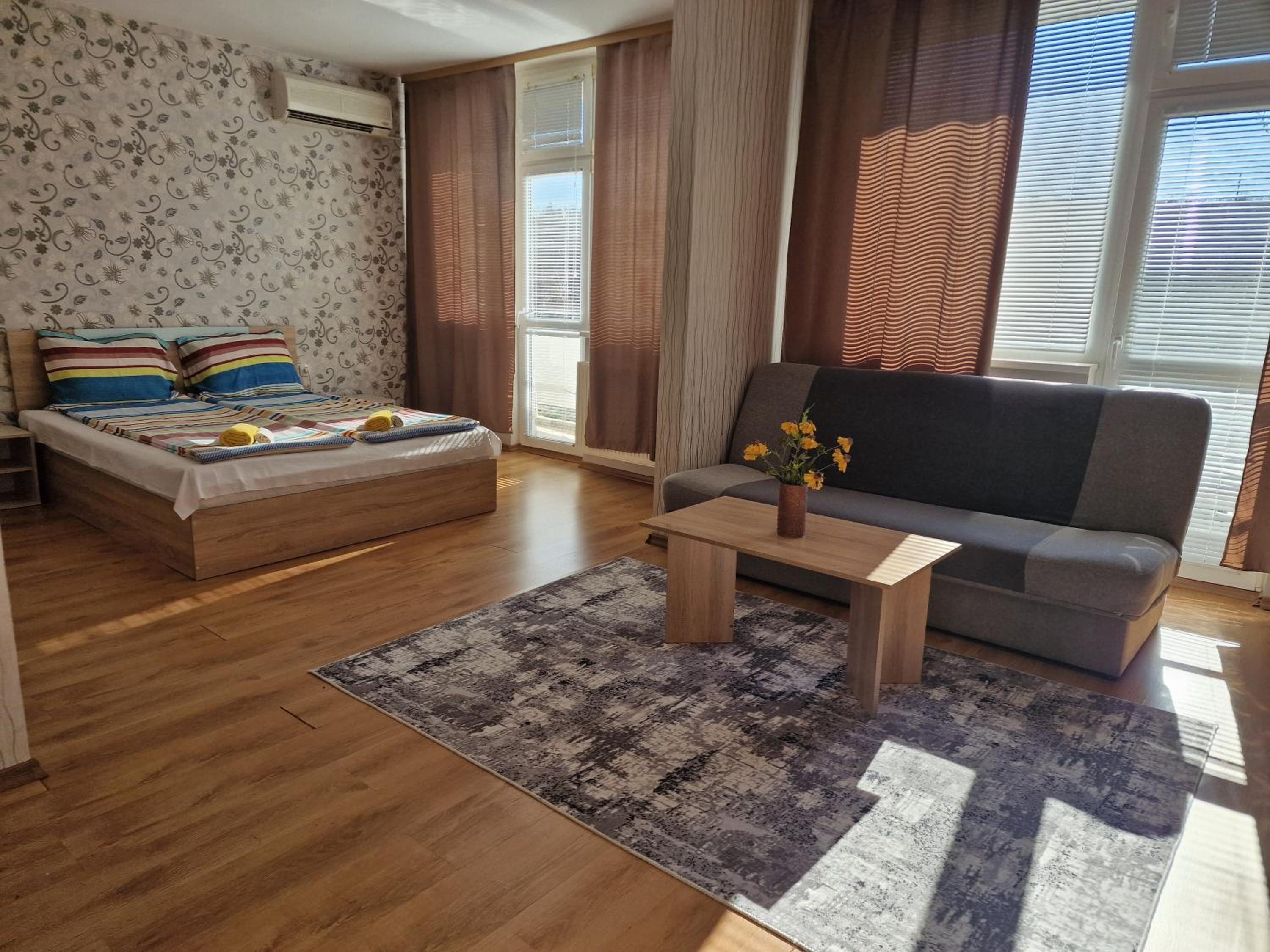 King Studio with Sofa Bed - Photo 3