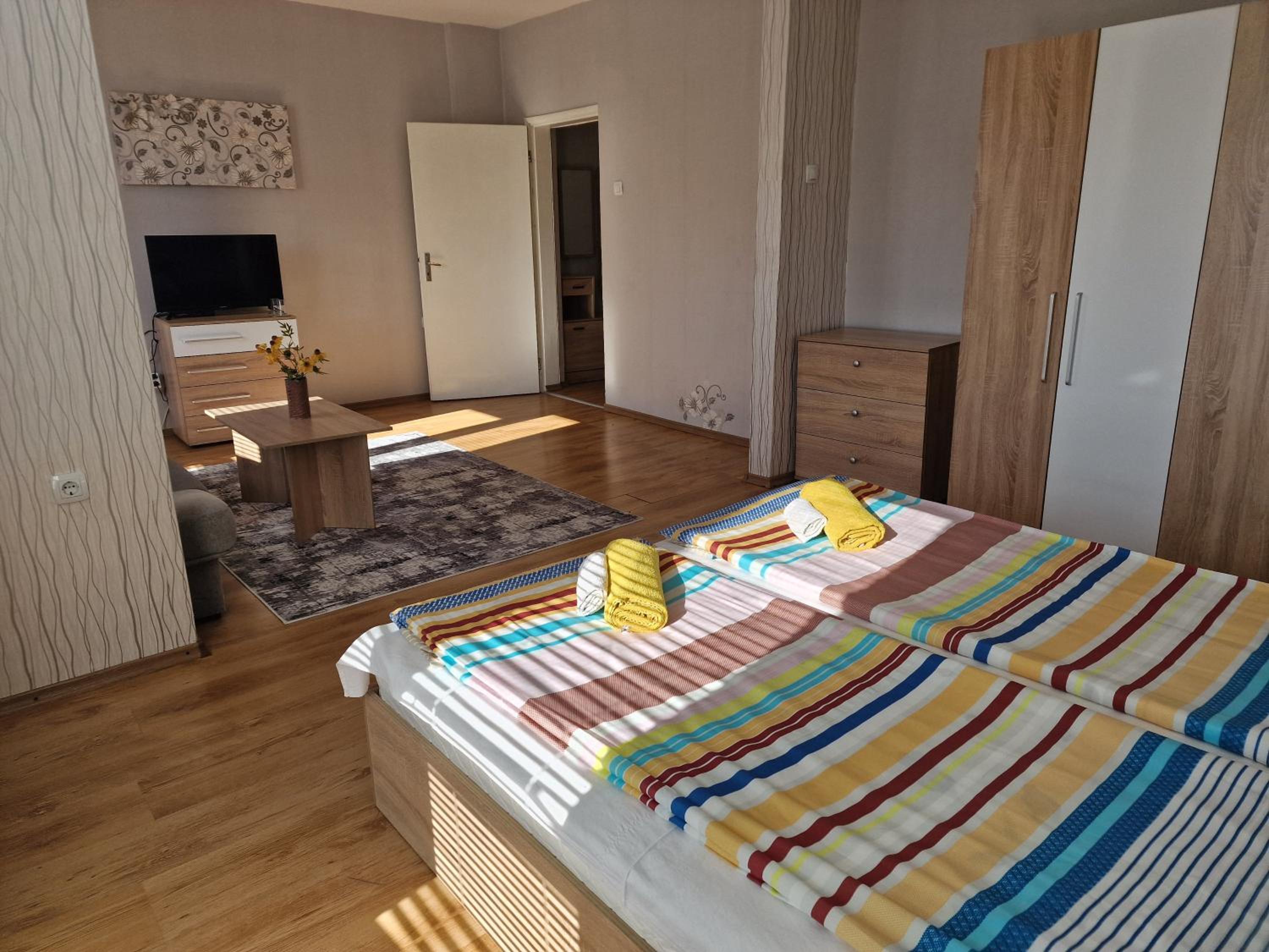 King Studio with Sofa Bed - Photo 2
