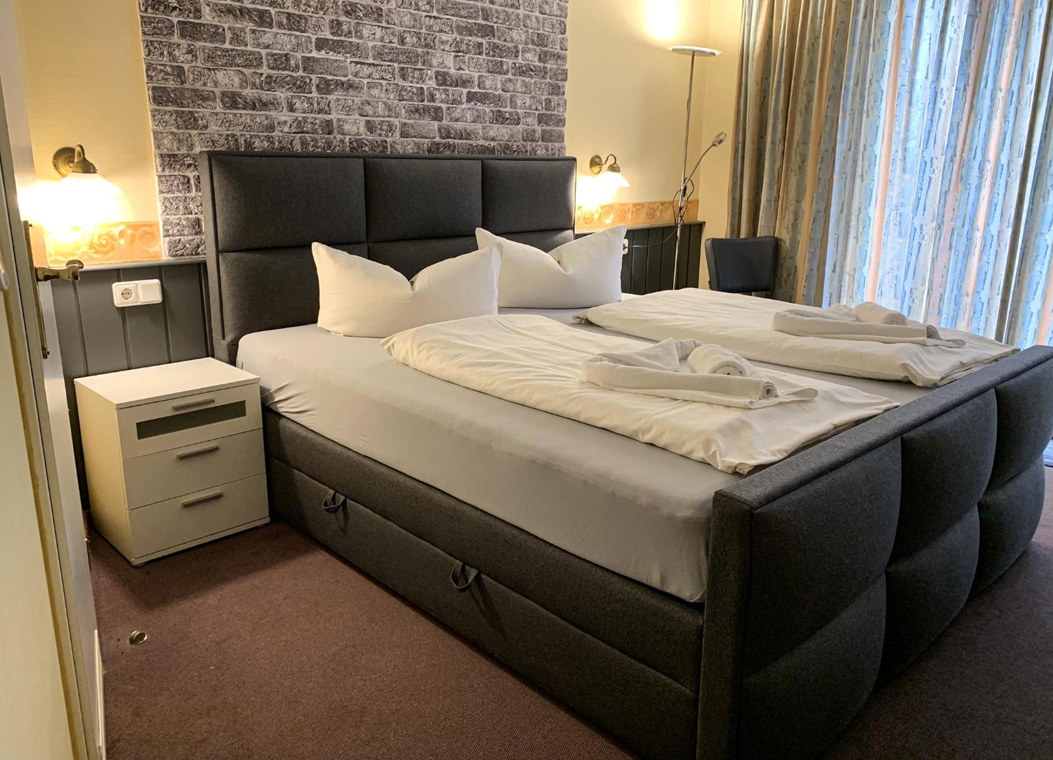 Double Room with Private Bathroom - Photo 6