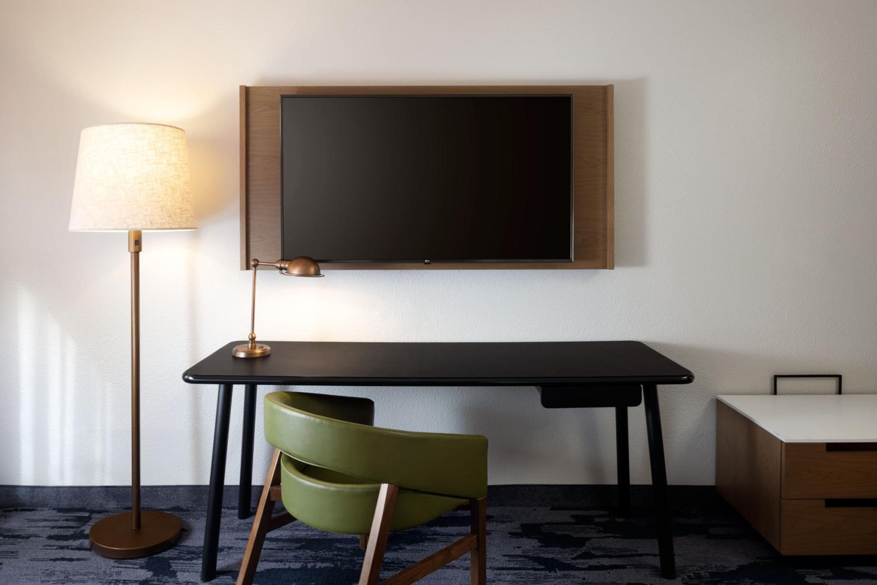 1 King Standard Room - Photo 2