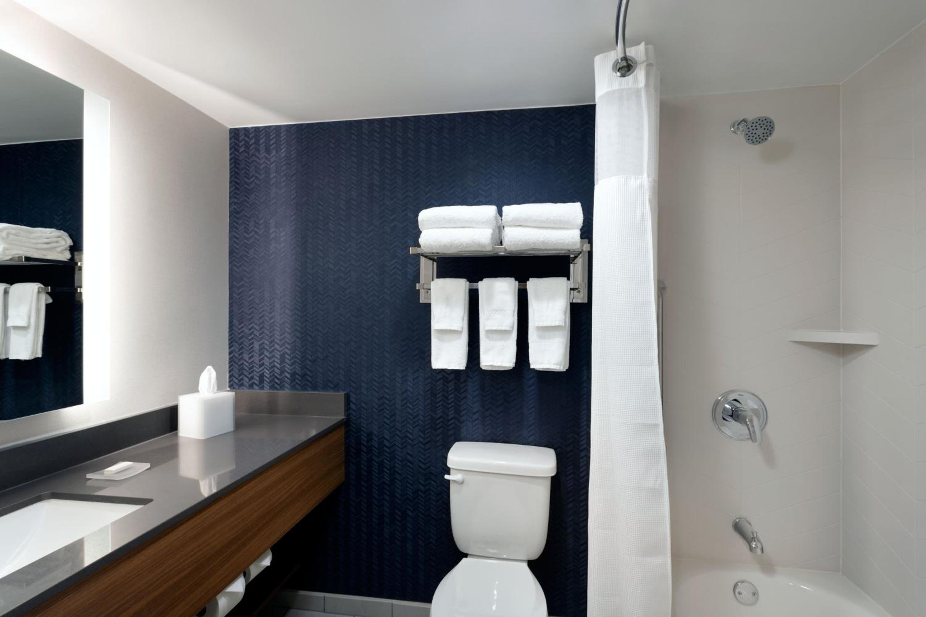 1 King Standard Room - Photo 4