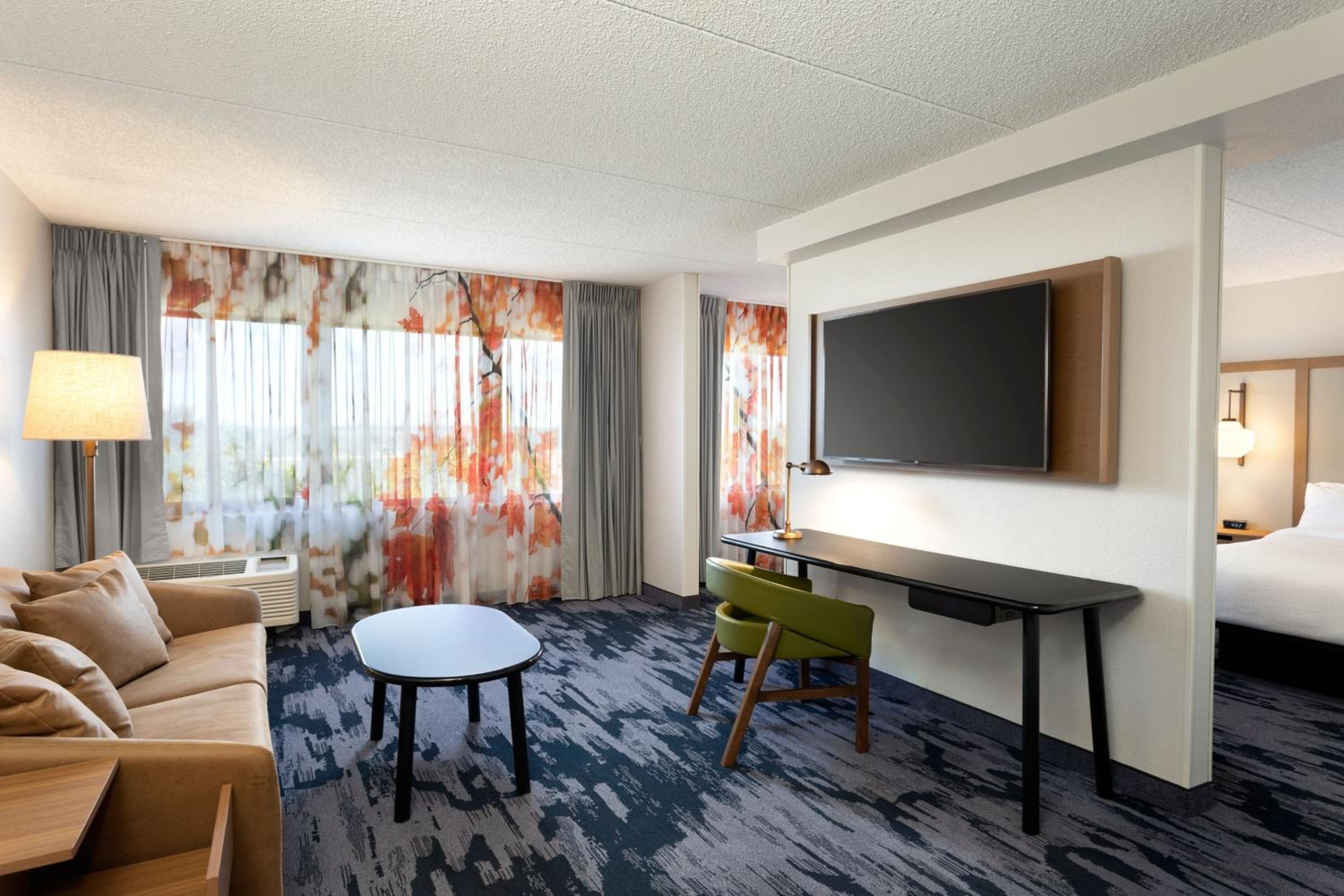Queen/Queen Suite - Photo 2