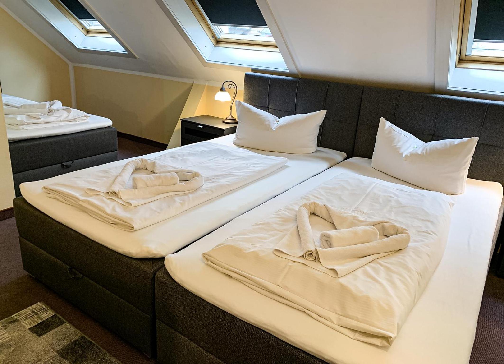 Triple Room with Private Bathroom - Photo 4
