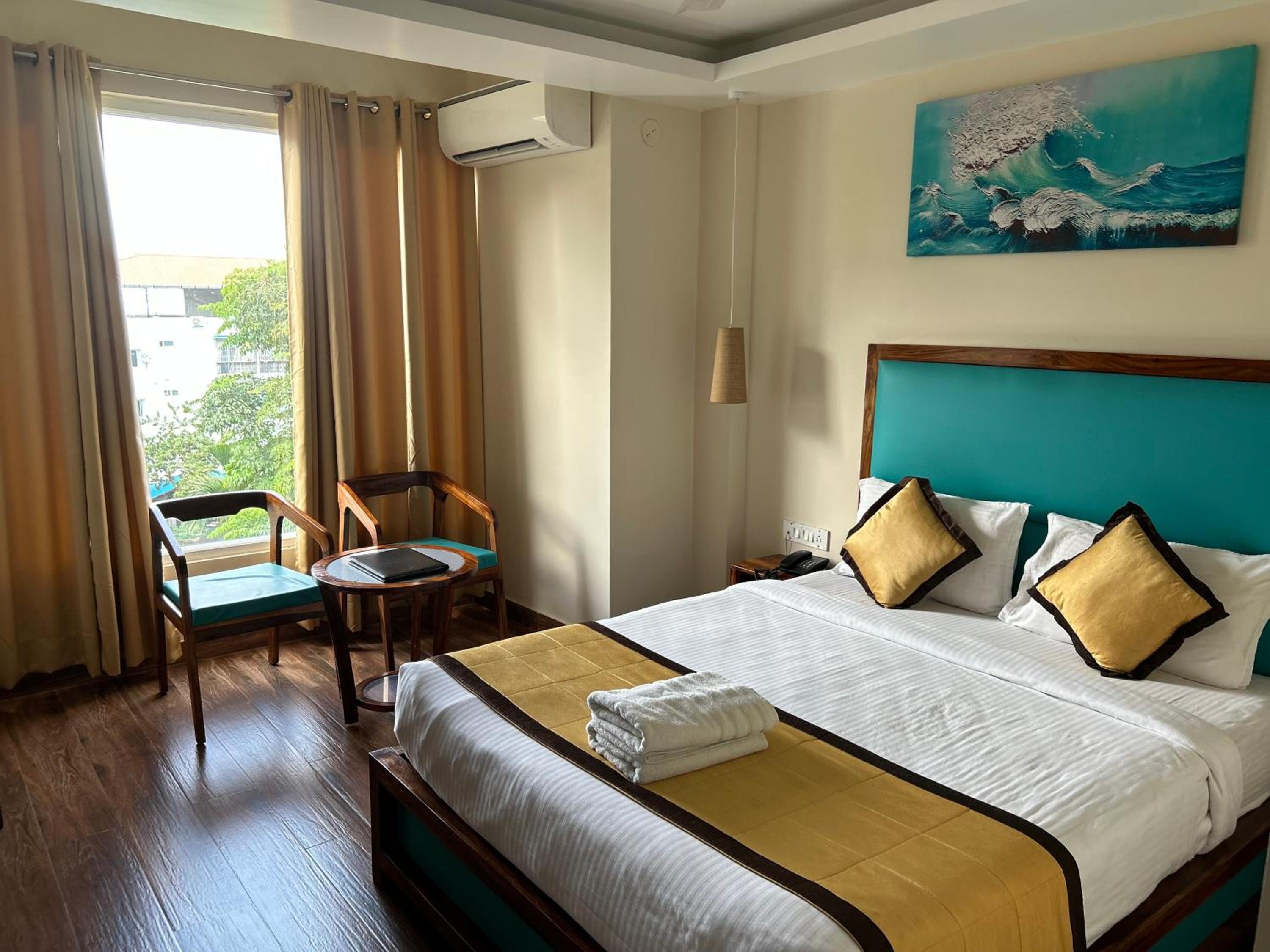 Deluxe Queen Room - Photo 2
