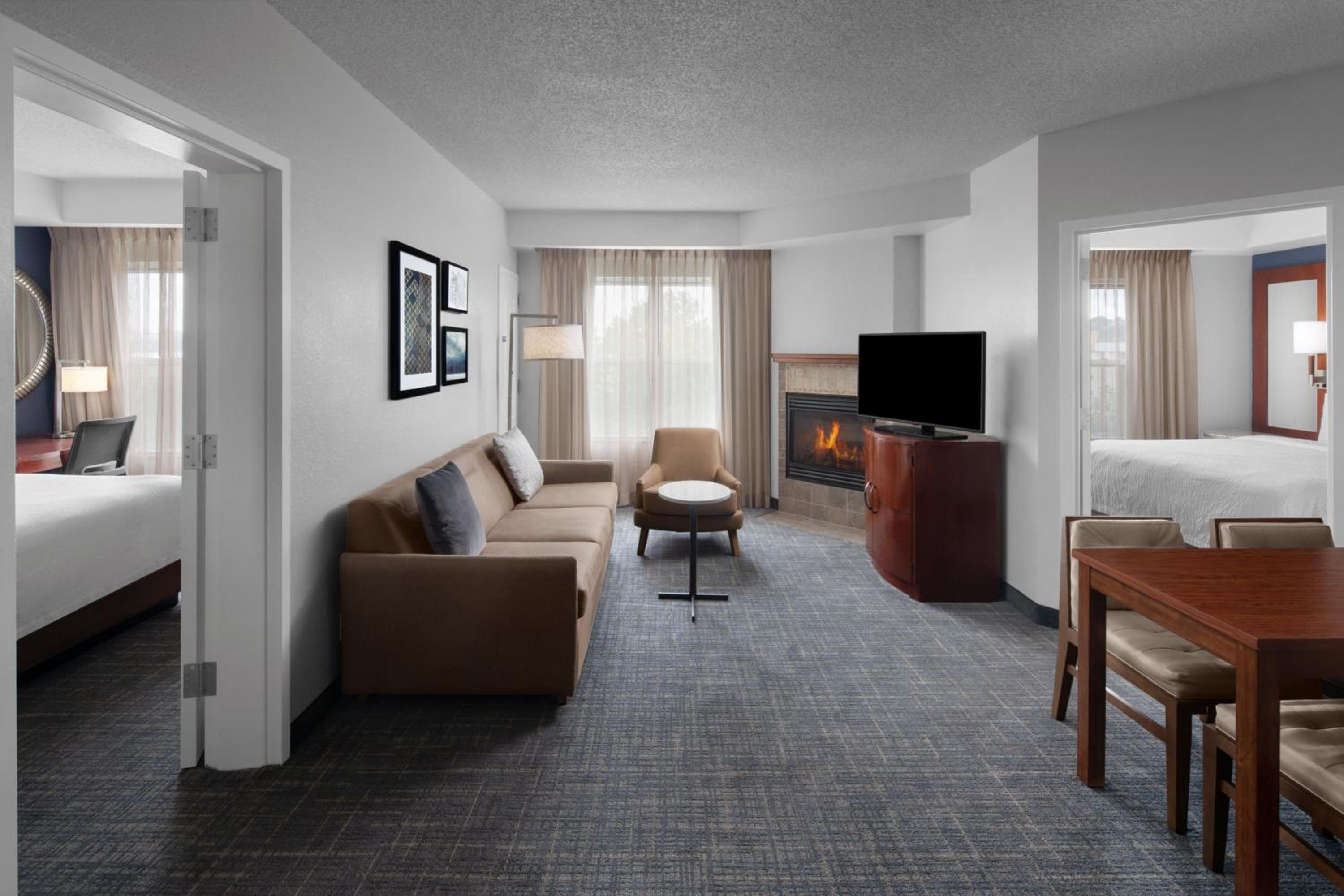 Two-Bedroom Suite with Sofa Bed - Photo 6