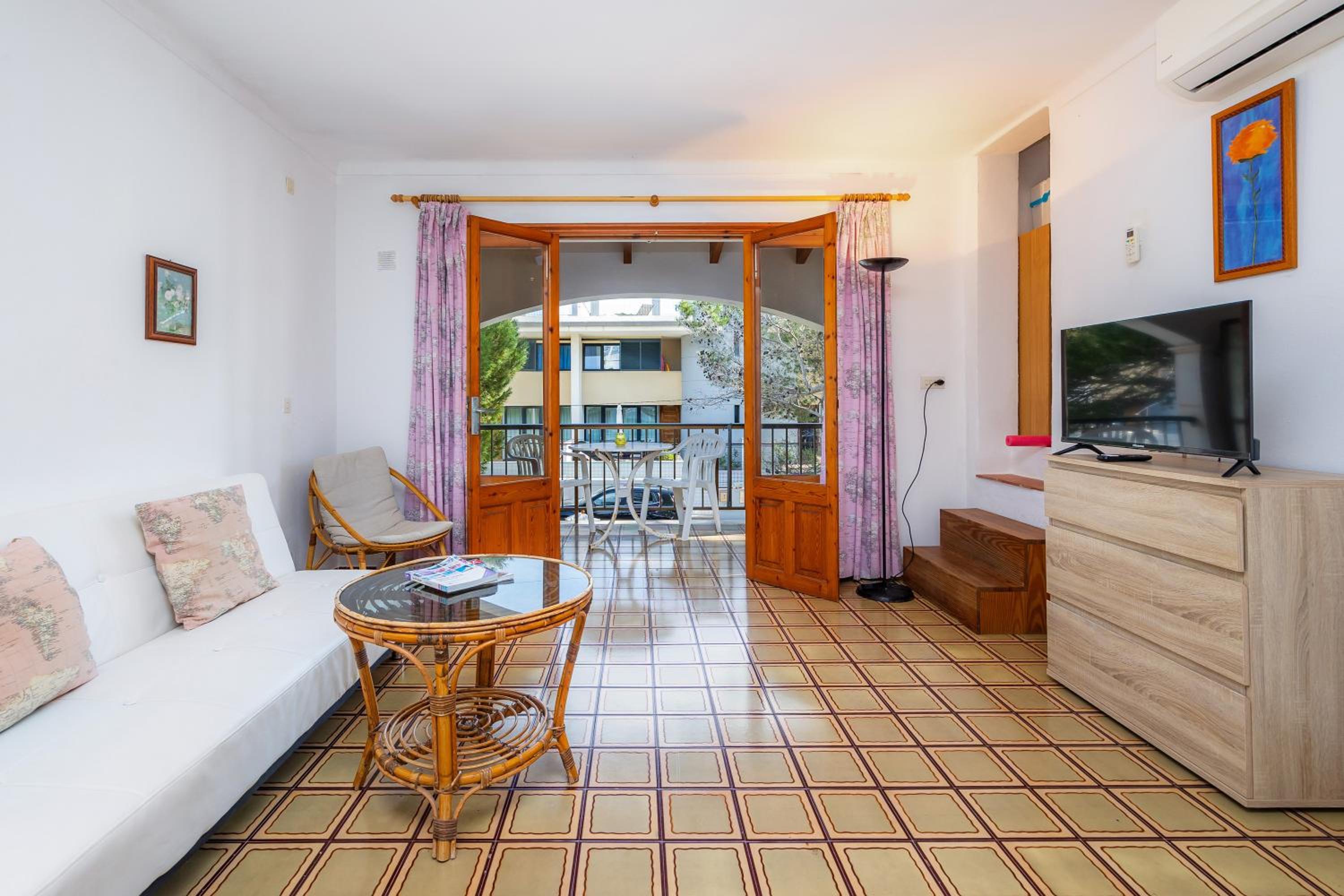Apartamento de un dormitorio superior con balcón