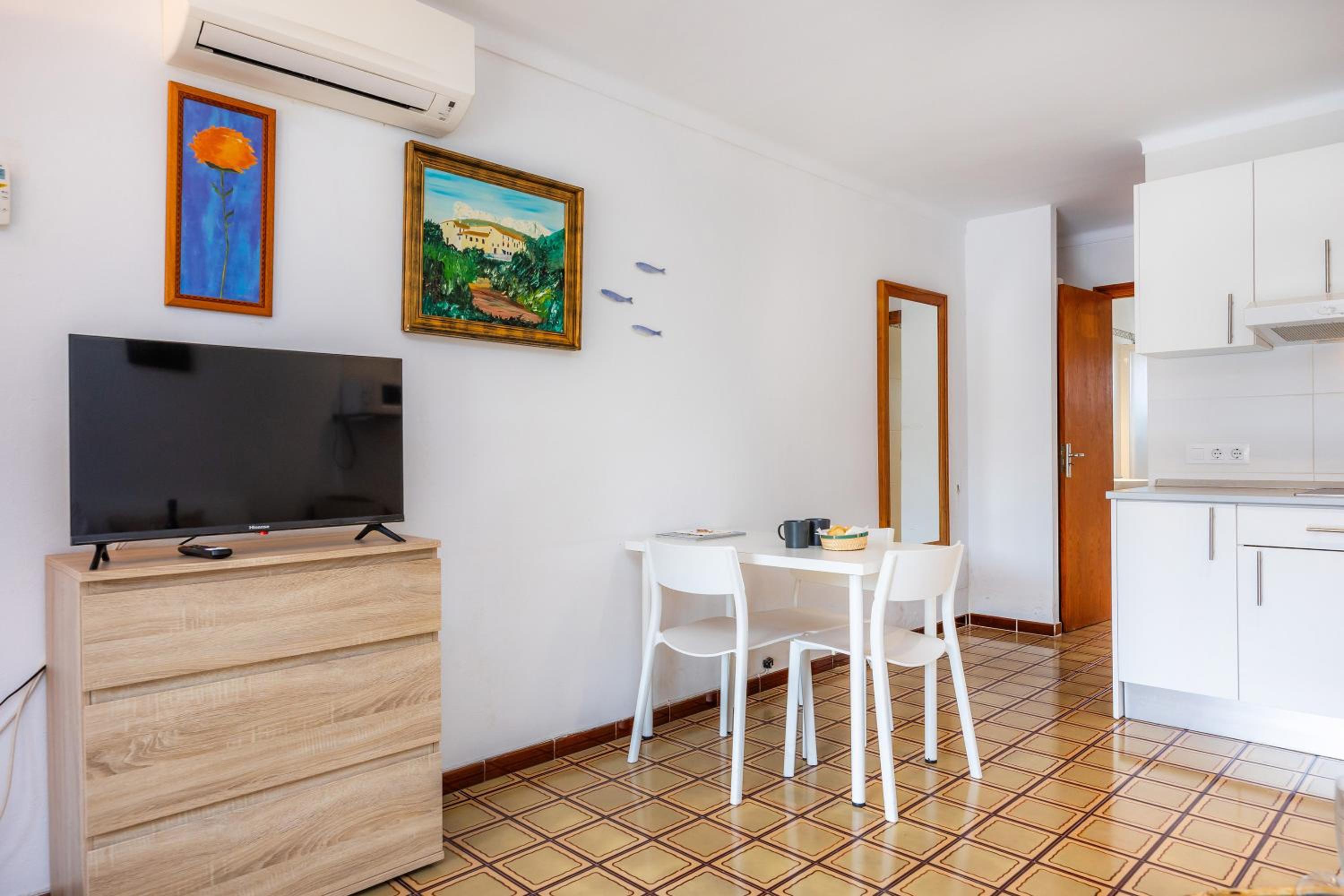 Superior One-Bedroom Apartment With Balcony photo 2