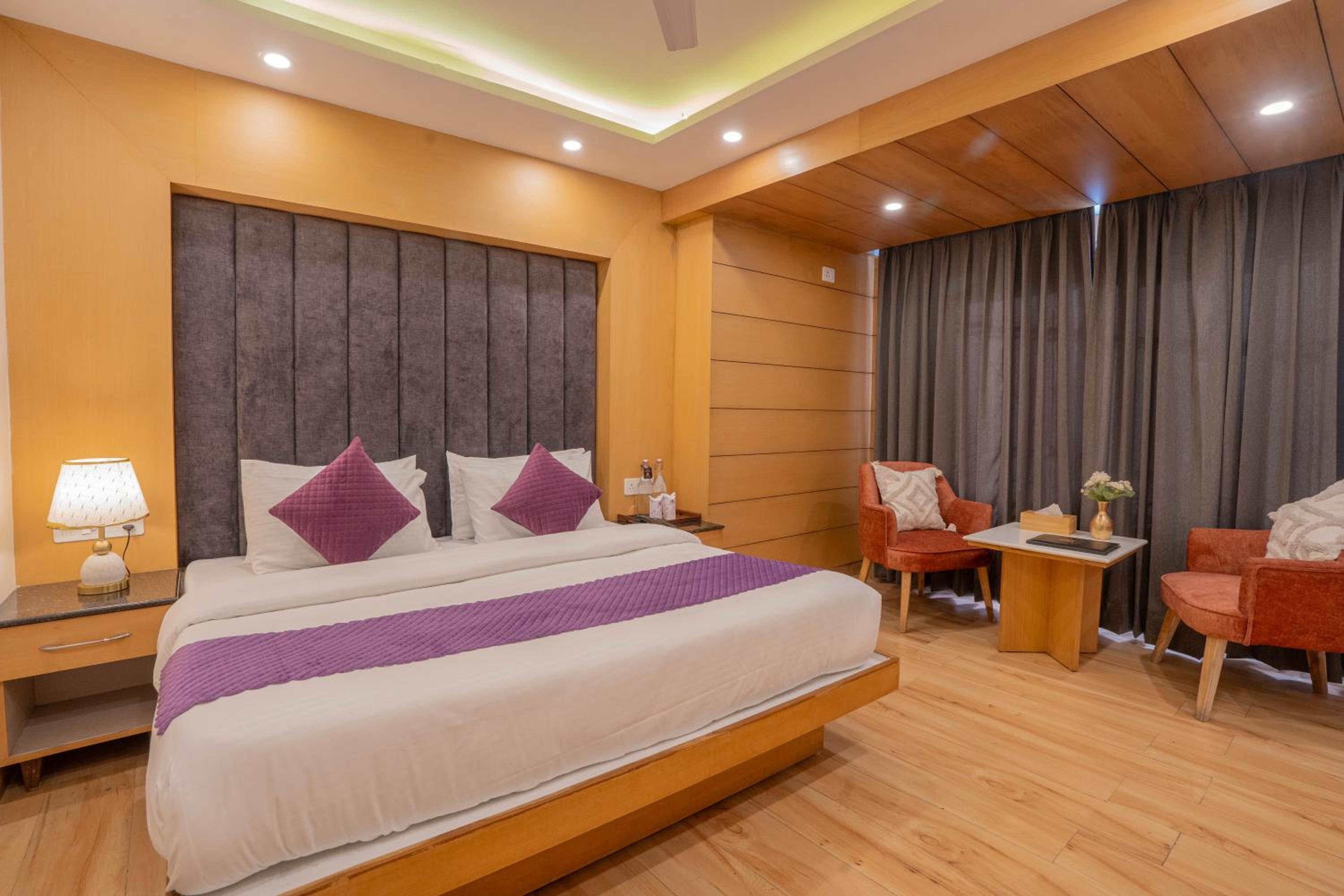 Deluxe Double Room - Photo 13