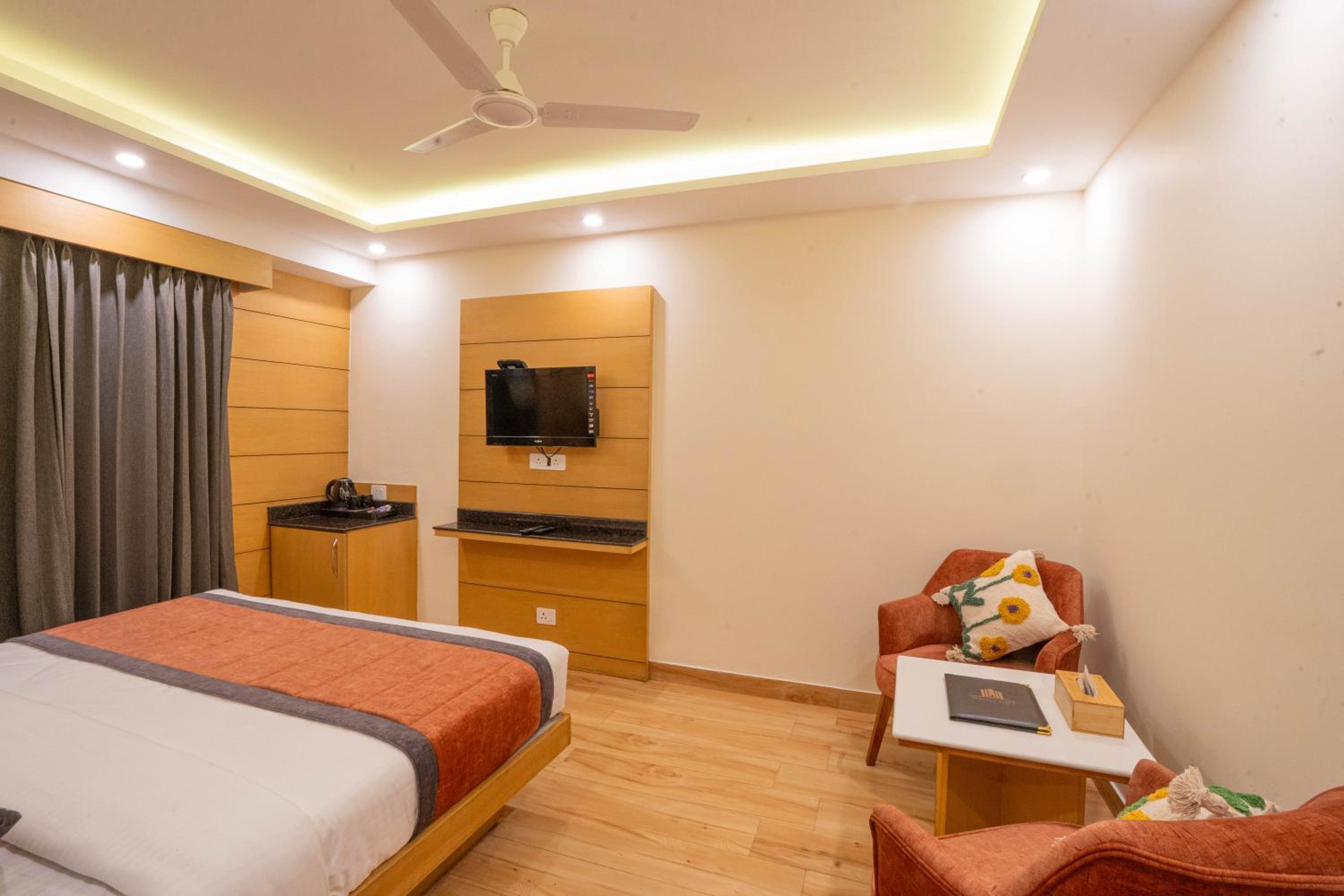 Deluxe Double Room - Photo 14