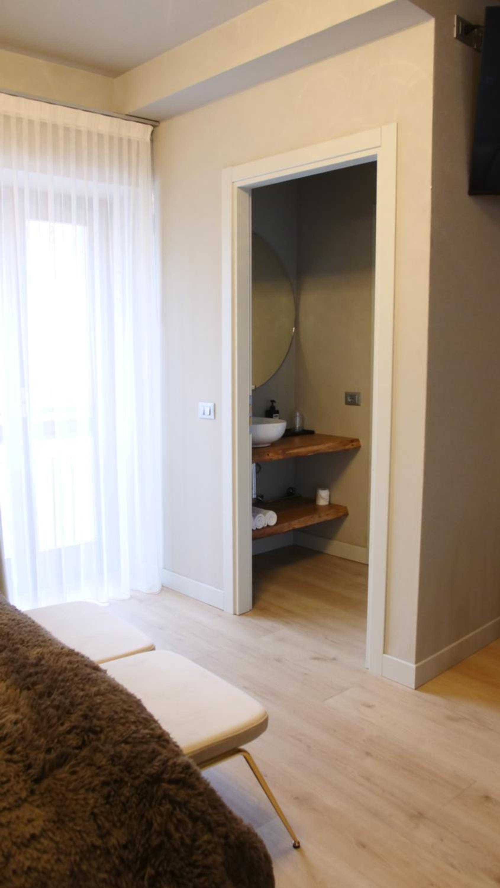 Deluxe Junior Suite - Photo 6