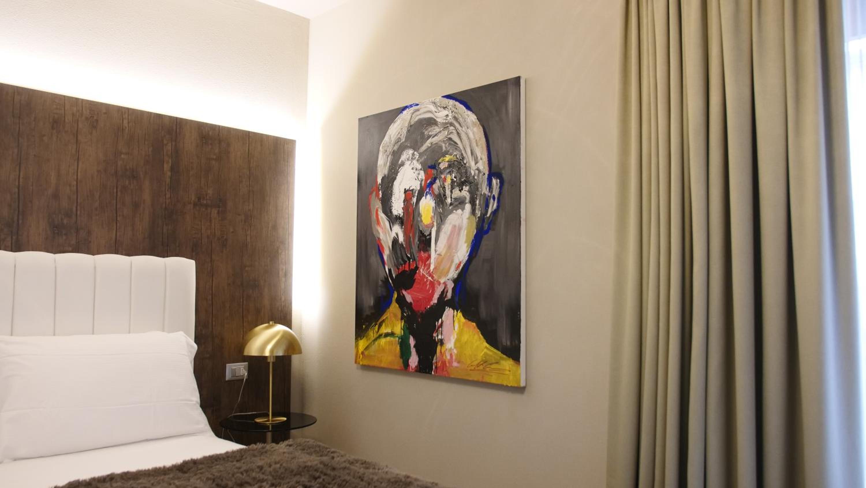 Deluxe Junior Suite - Photo 24