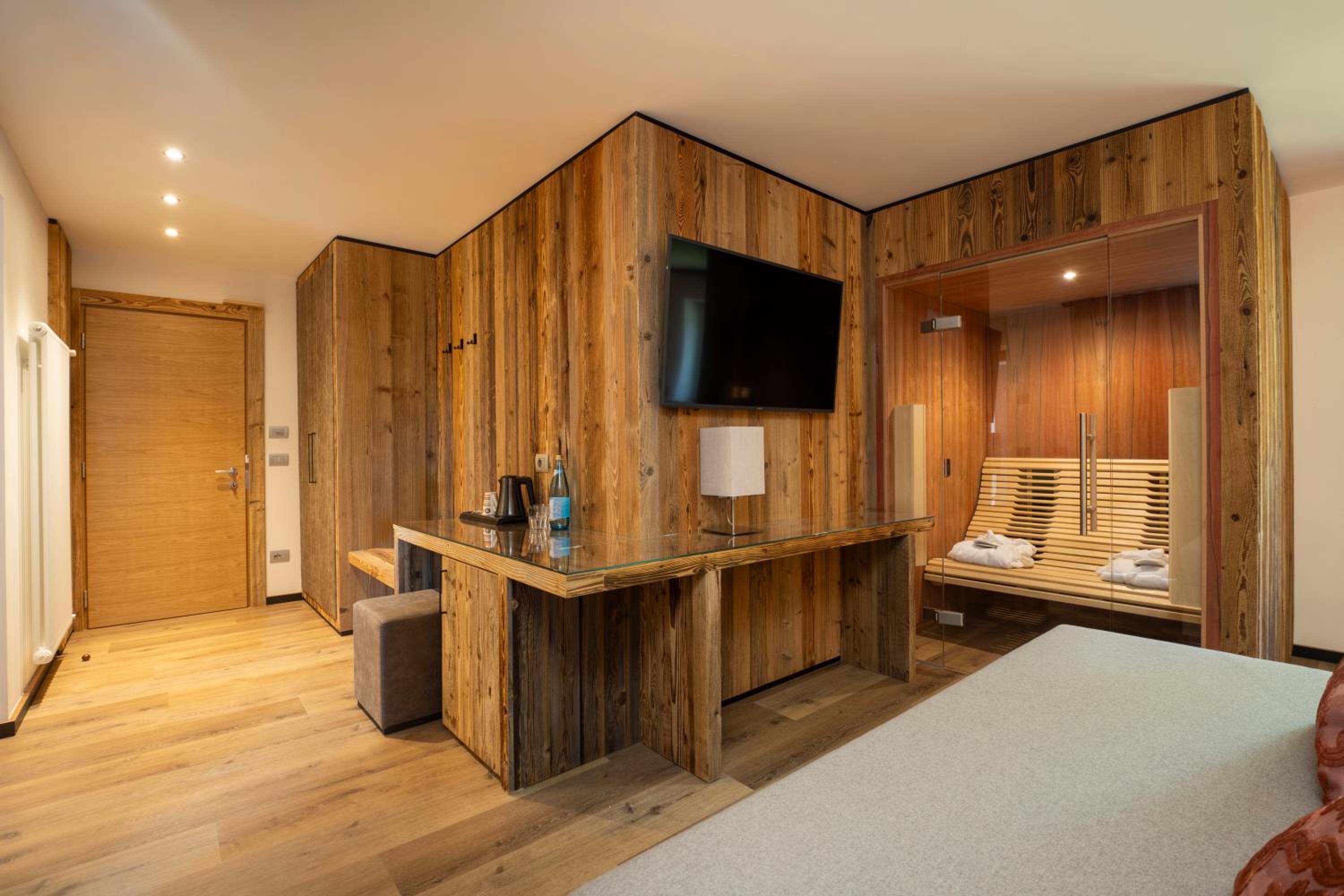 Junior Suite with Balcony