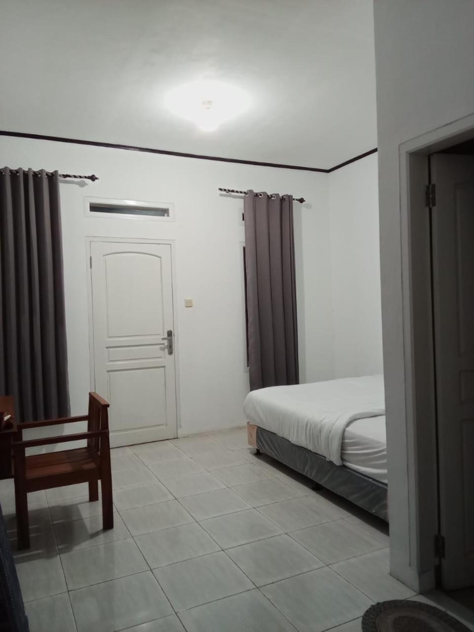 Standard Double Room photo 3