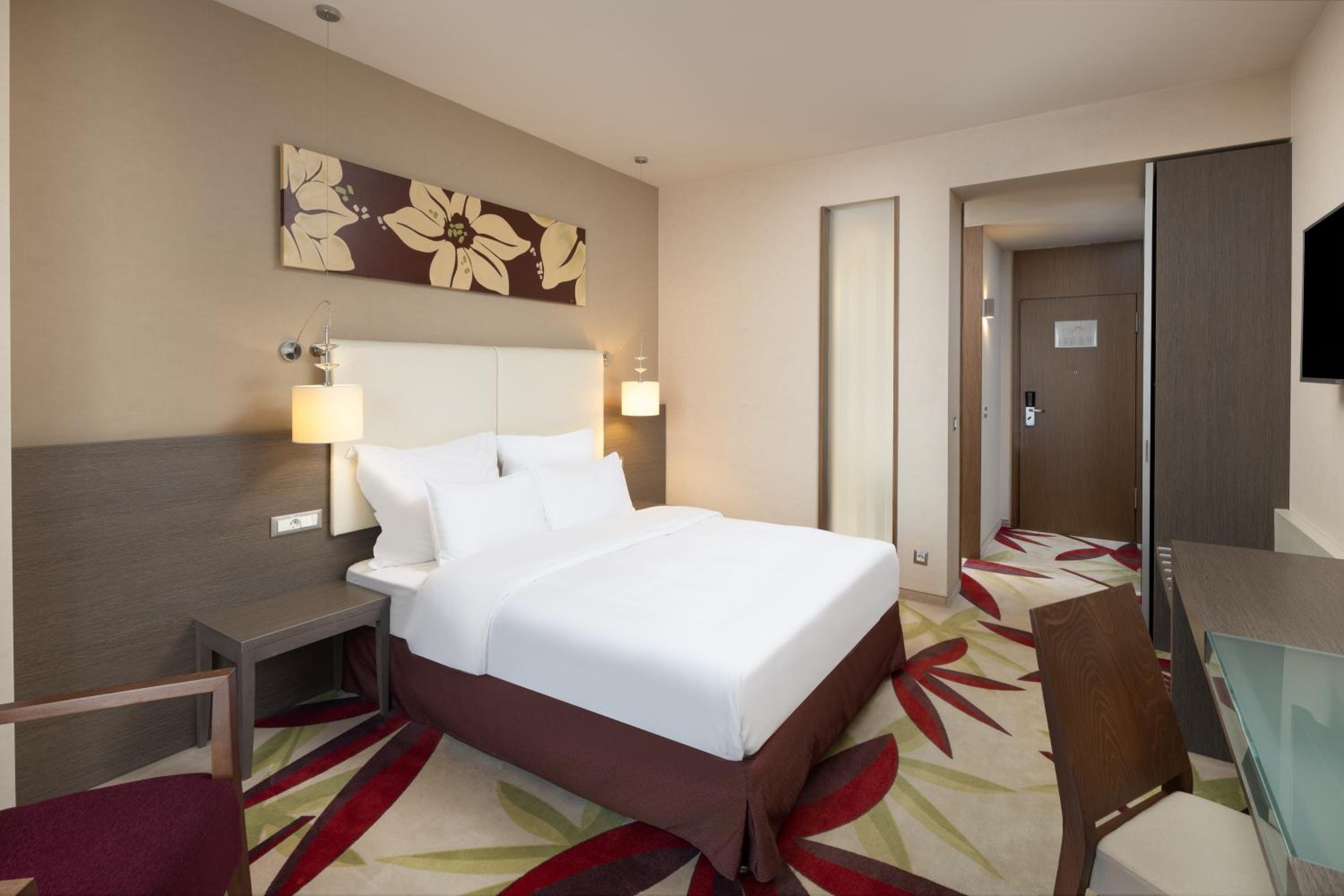 Standard Queen Room - Photo 2