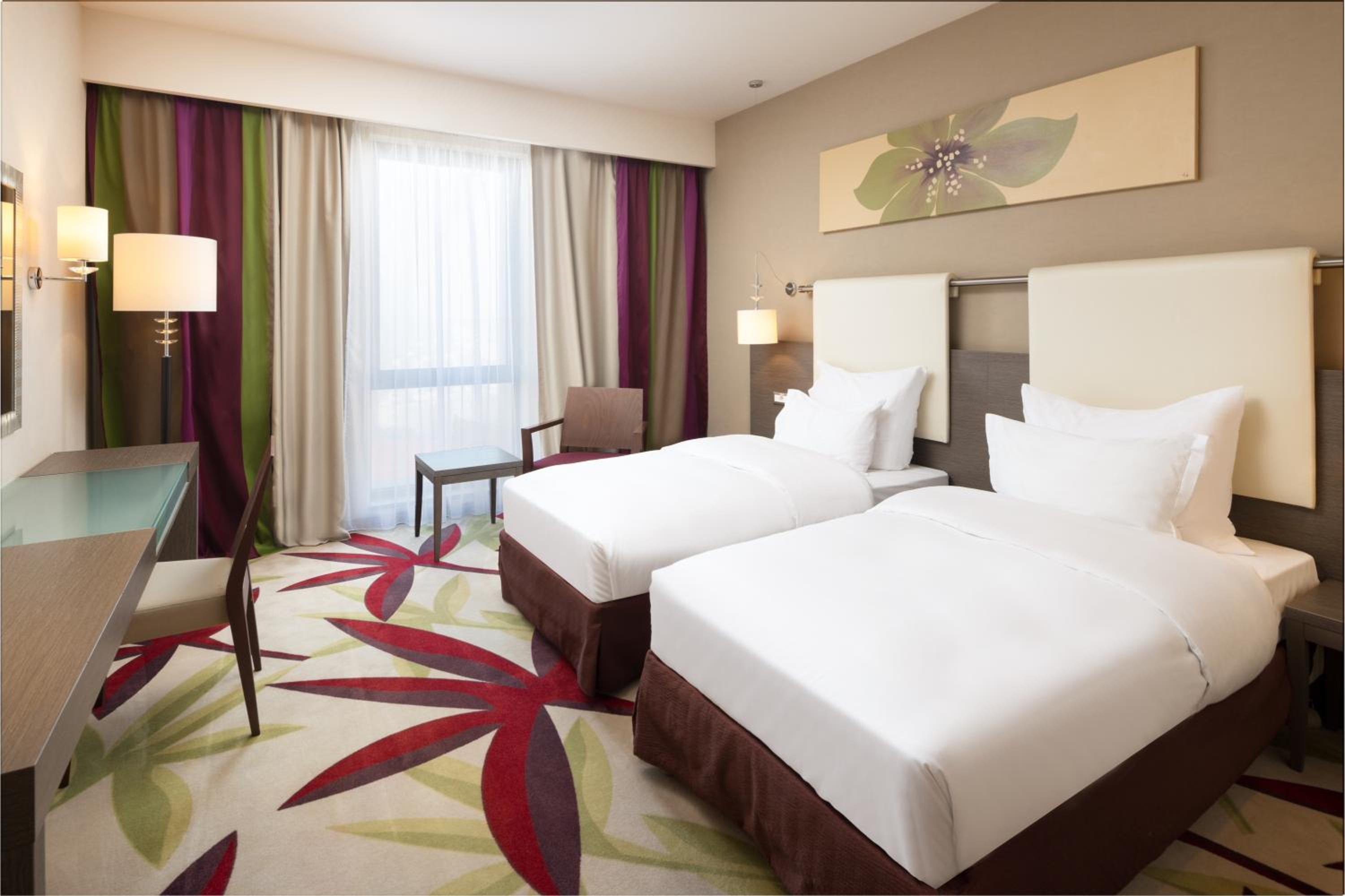 Standard Twin Room - Photo 4