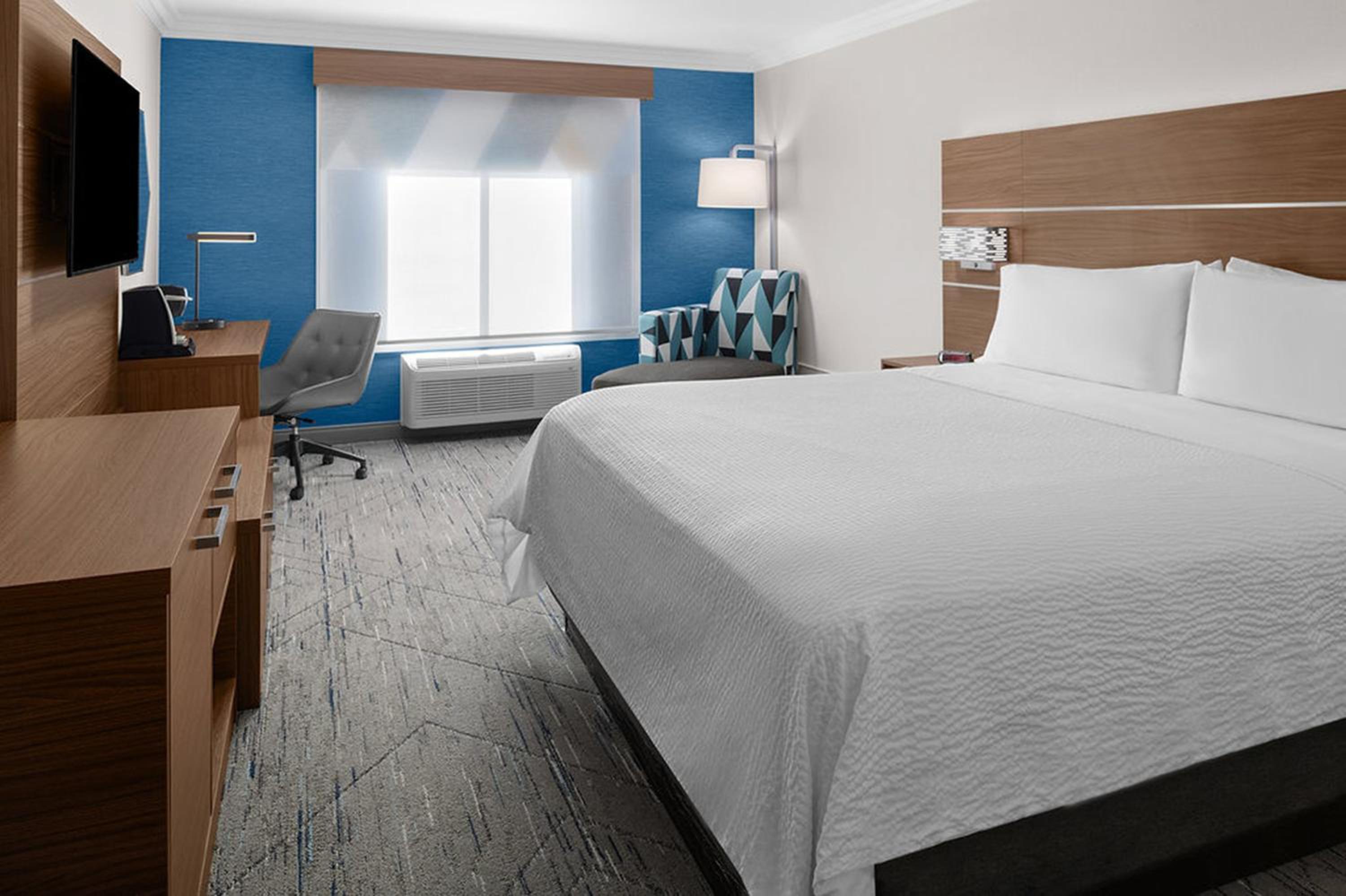 Standard King Room - Photo 4