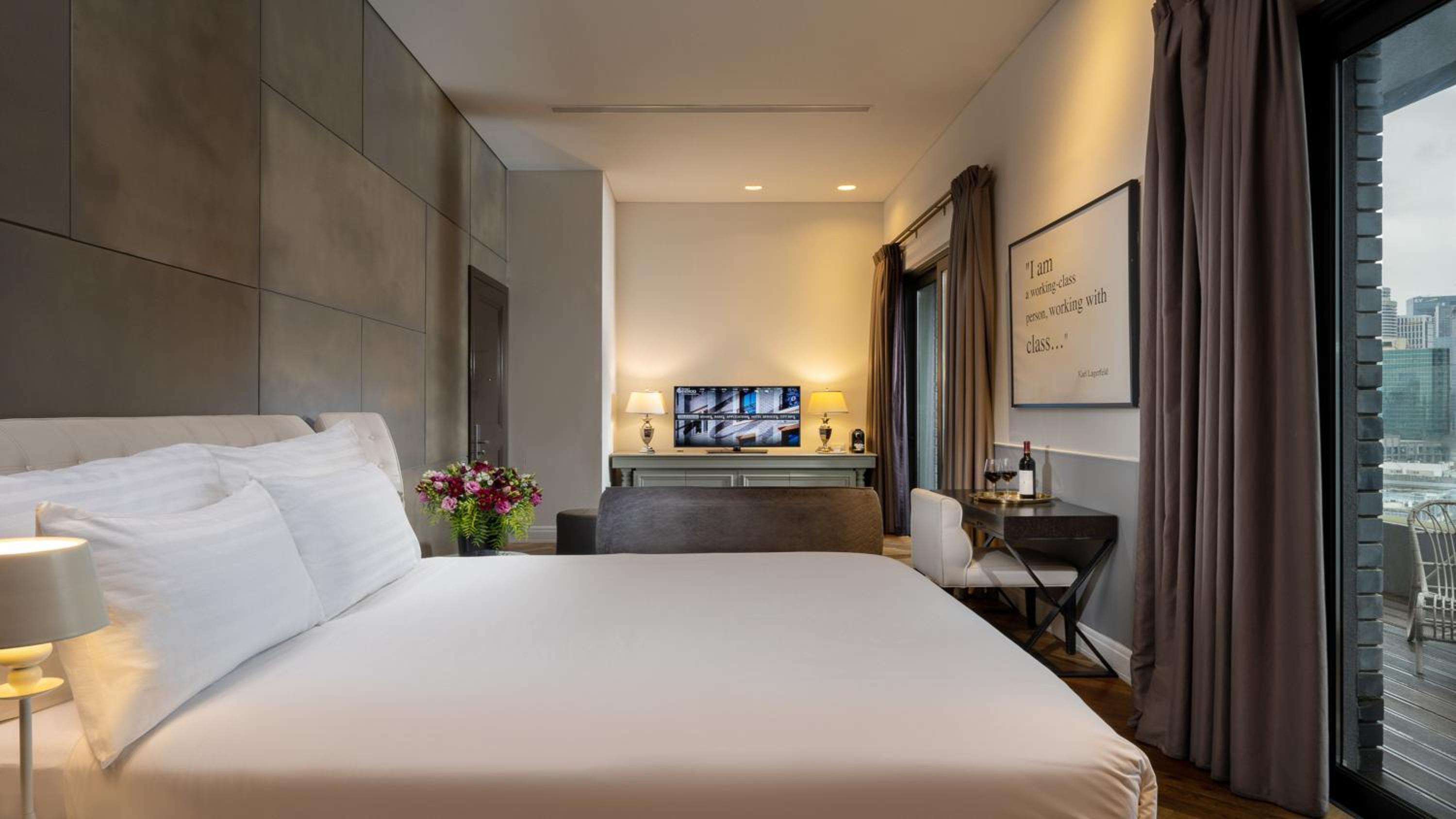 Executive Suite thumbnail 6