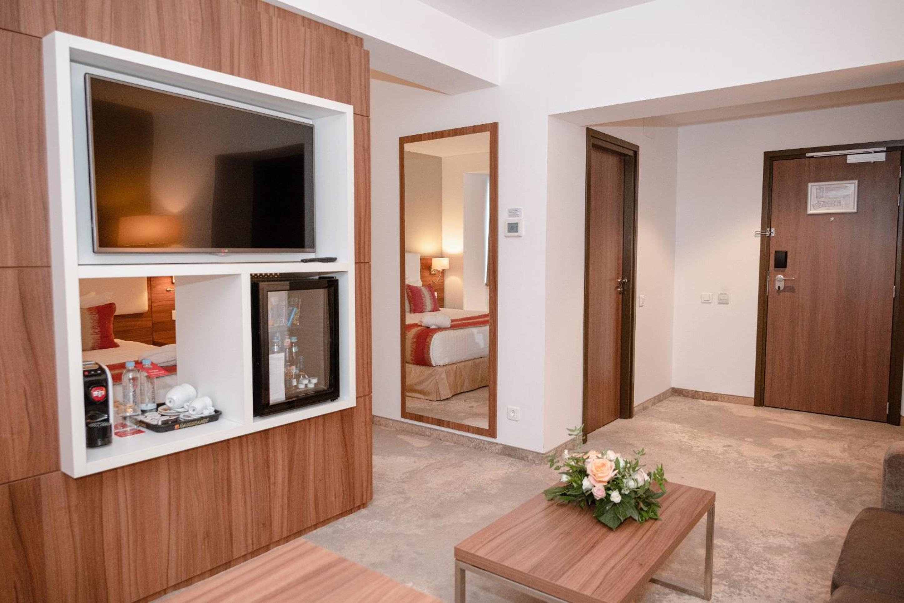 Executive King Room - Non-Smoking  photo 3